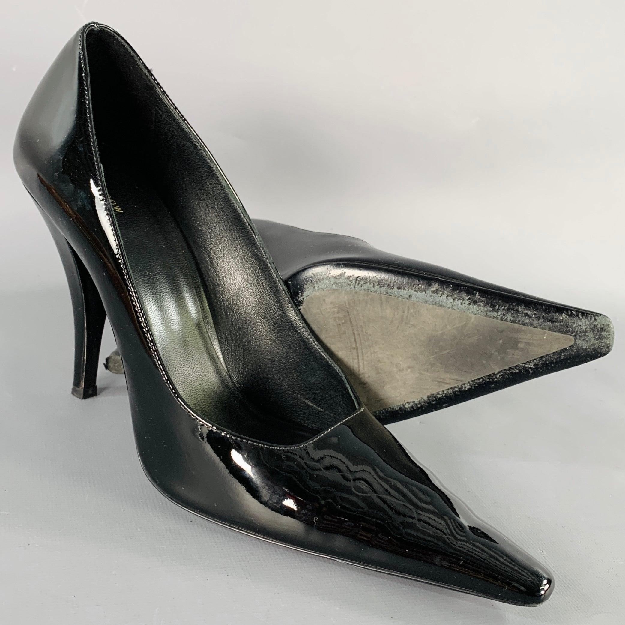 THE ROW Taille 7 Escarpins à bout pointu en cuir verni noir Pour femmes en vente