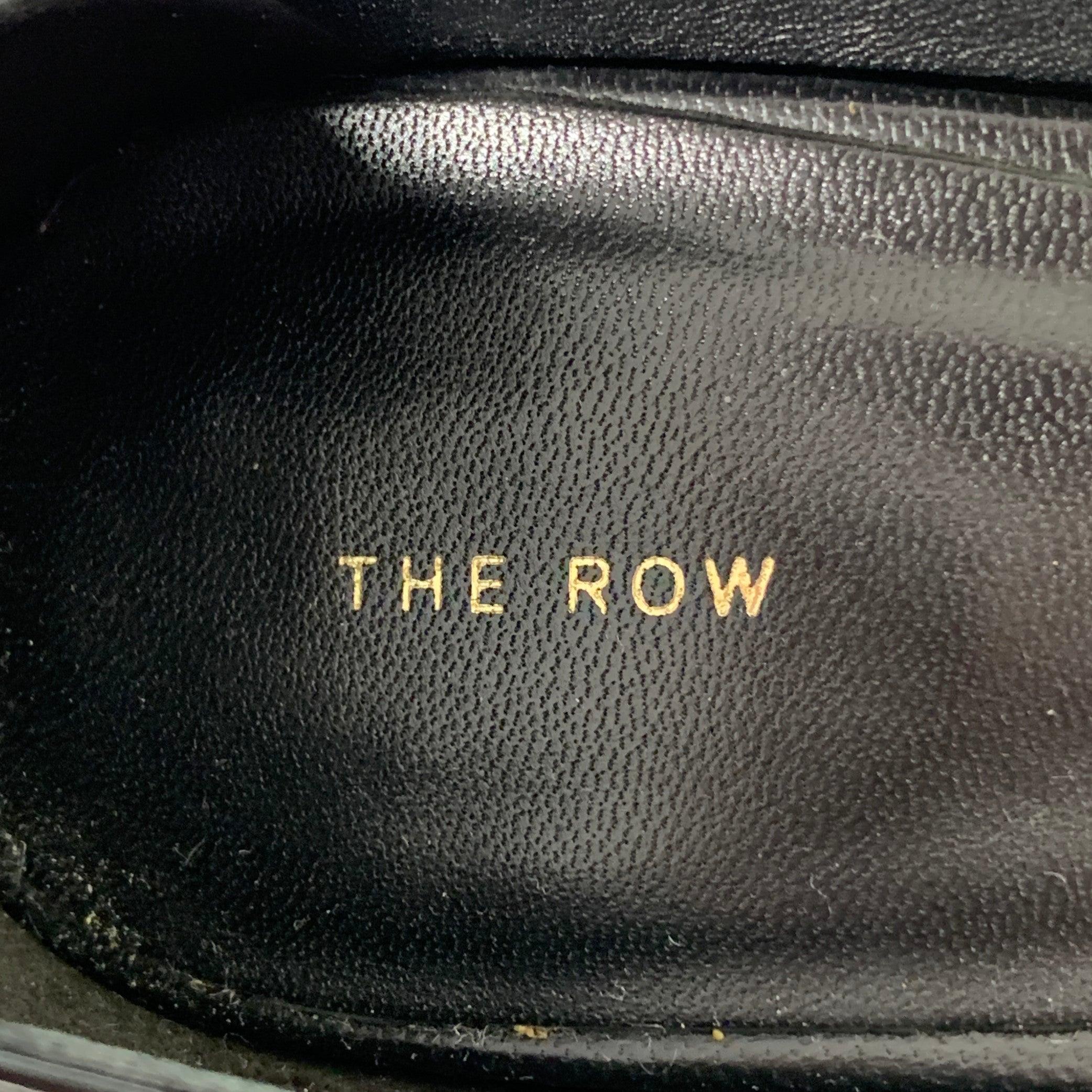 THE ROW Taille 7 Escarpins à bout pointu en cuir verni noir en vente 2