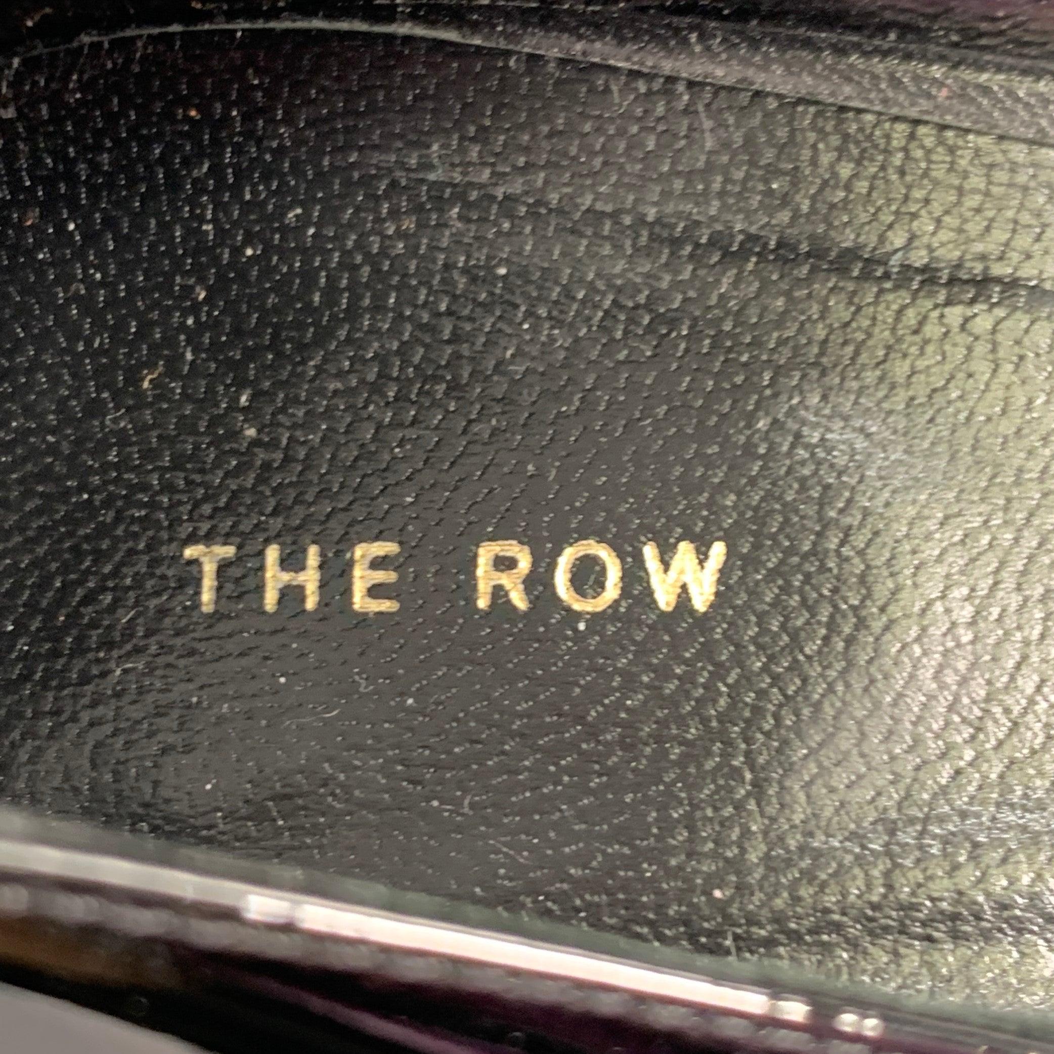 THE ROW Taglia 7.5 Pompe a punta in vernice nera in vendita 2
