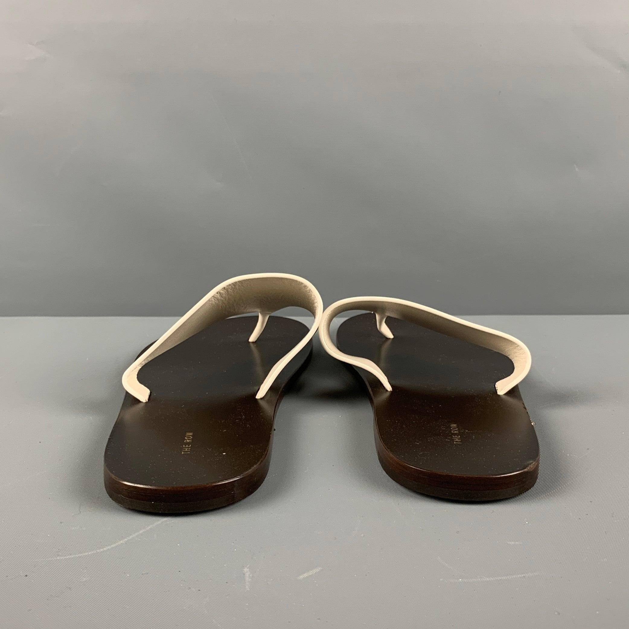 White THE ROW Size 7.5 Cream Brown Leather Thong Sandals For Sale