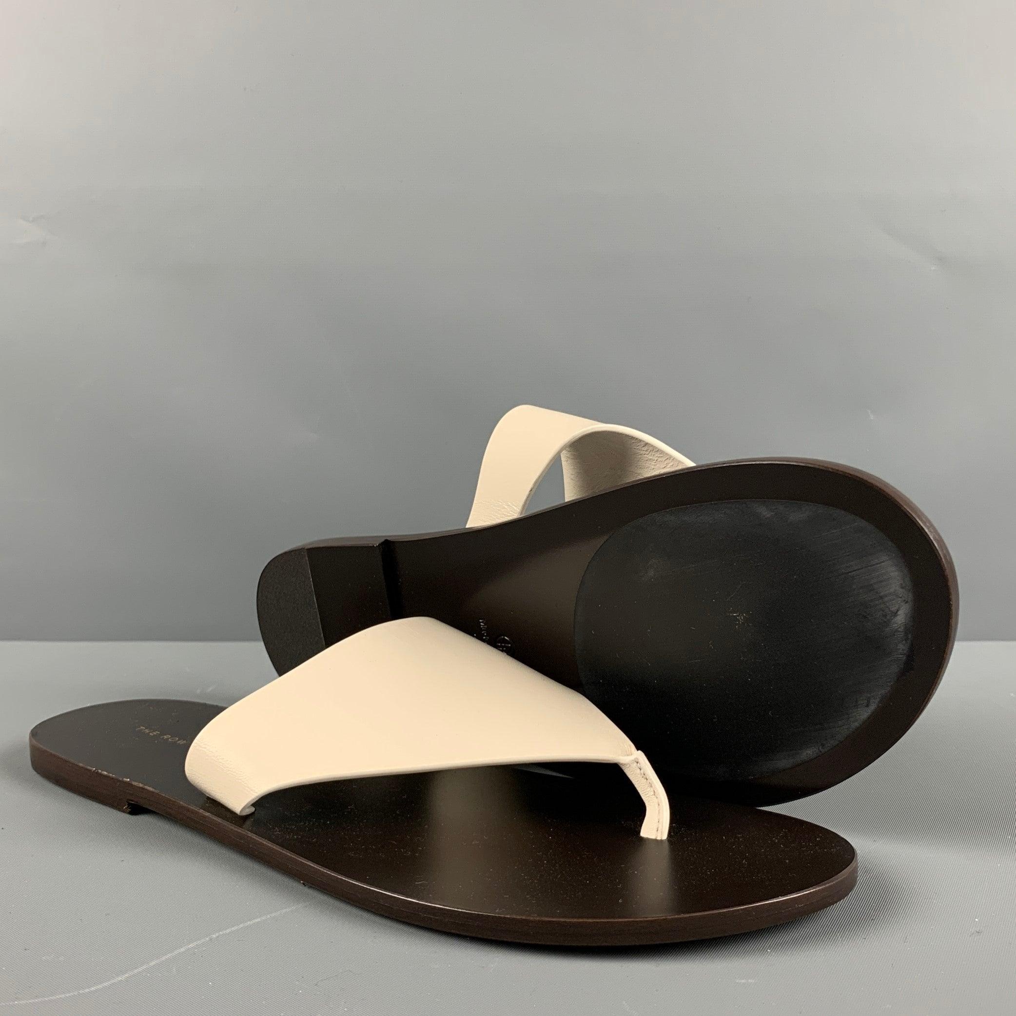 Women's THE ROW Size 7.5 Cream Brown Leather Thong Sandals For Sale
