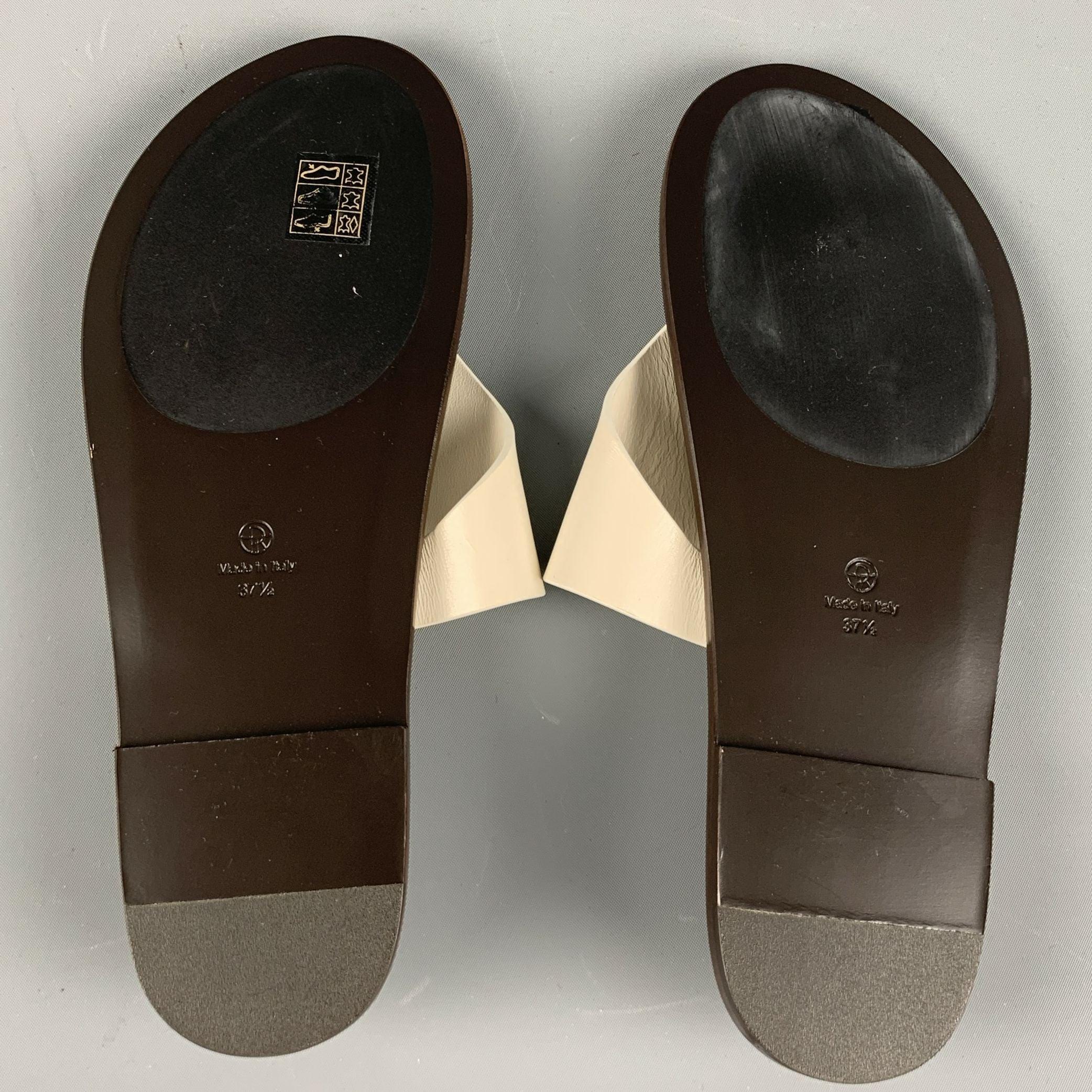 THE ROW Size 7.5 Cream Brown Leather Thong Sandals For Sale 1