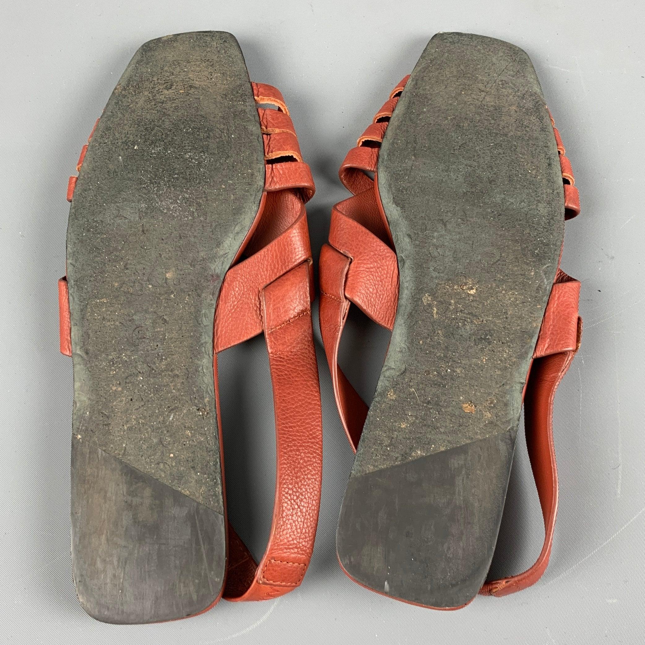 THE ROW Size 8 Brown Leather Flat Sandals For Sale 2
