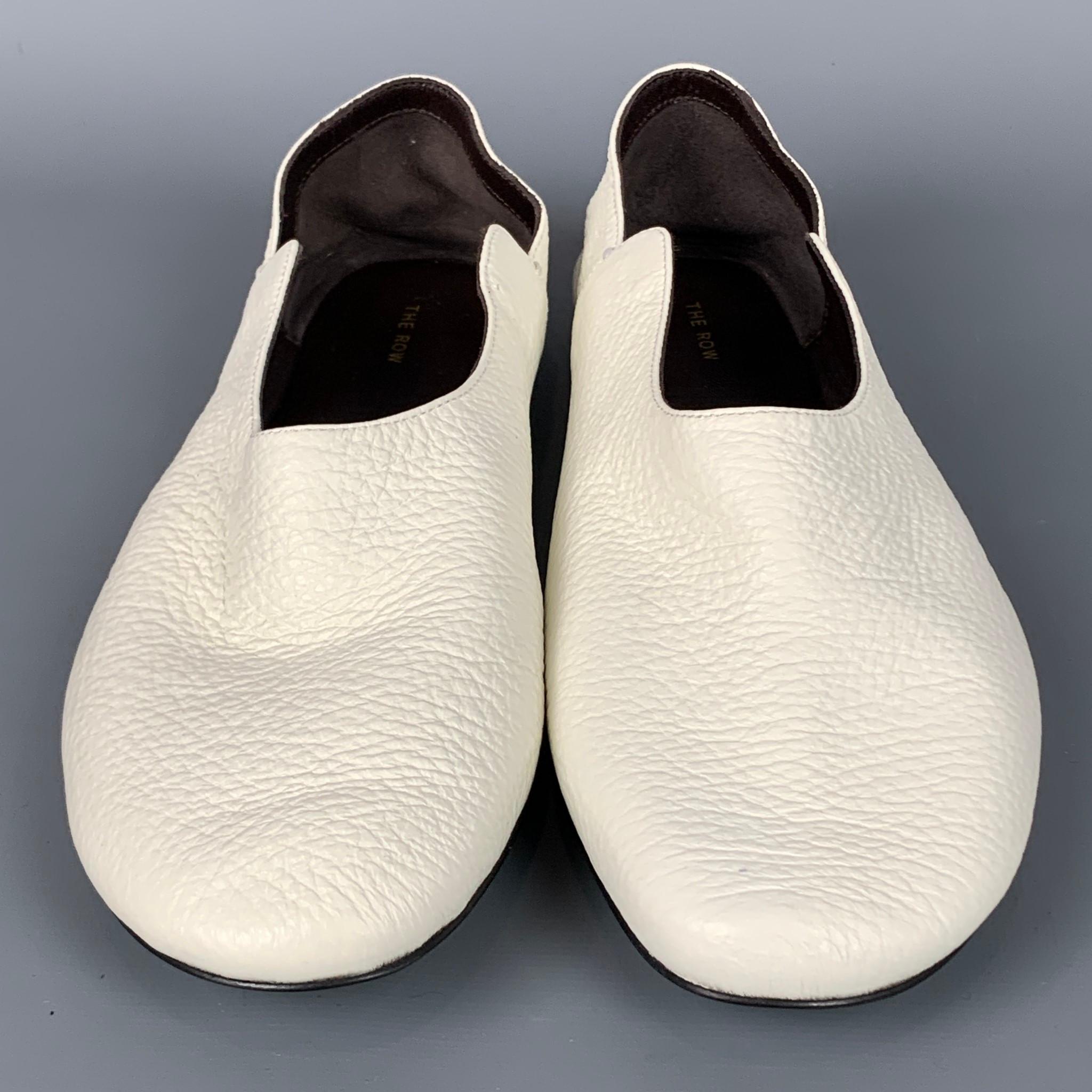 THE ROW Size 8.5 White Leather Pebble Grain Collapsible Back Flats In Good Condition In San Francisco, CA