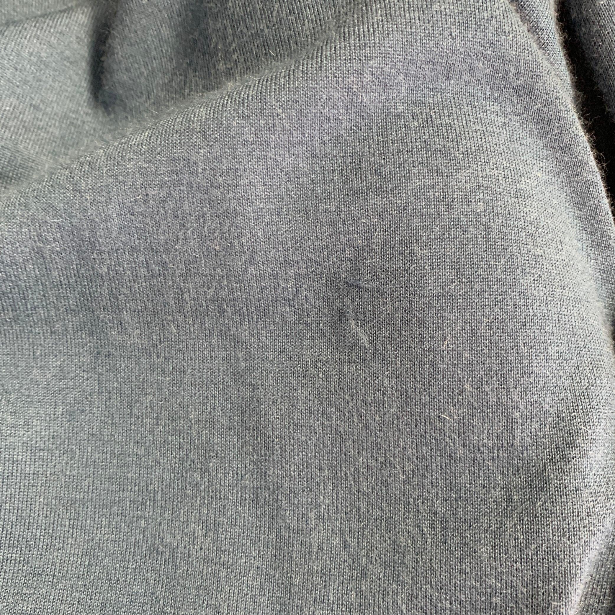 THE ROW Größe L Blauer Kaschmir-Mischstrickpullover mit V-Ausschnitt und Übergröße im Angebot 1