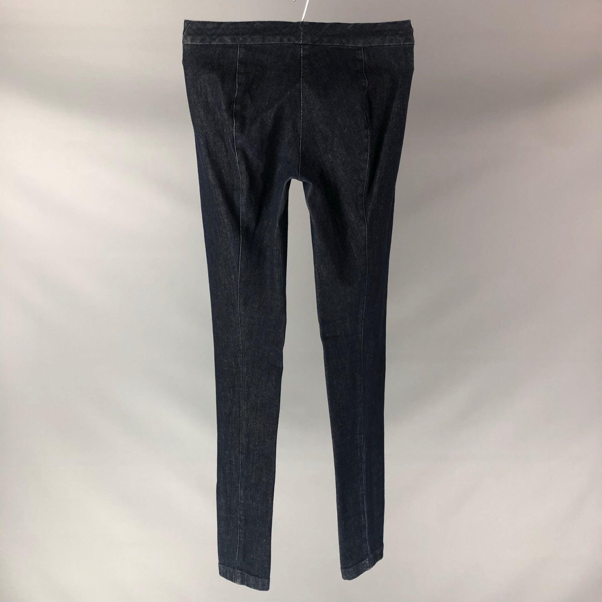THE ROW leggings comes in a black cotton and elastane featuring elastic waistband.
 Very Good Pre-Owned Condition. 

Marked:   XS 

Measurements: 
  Waist: 28in Rise: 9 inInseam: 31 in
  
  
 
Reference: 110259
Category: Casual Pants
More Details
  