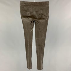 Legging THE ROW tailleur élastique en peau d'agneau vert olive taille XS