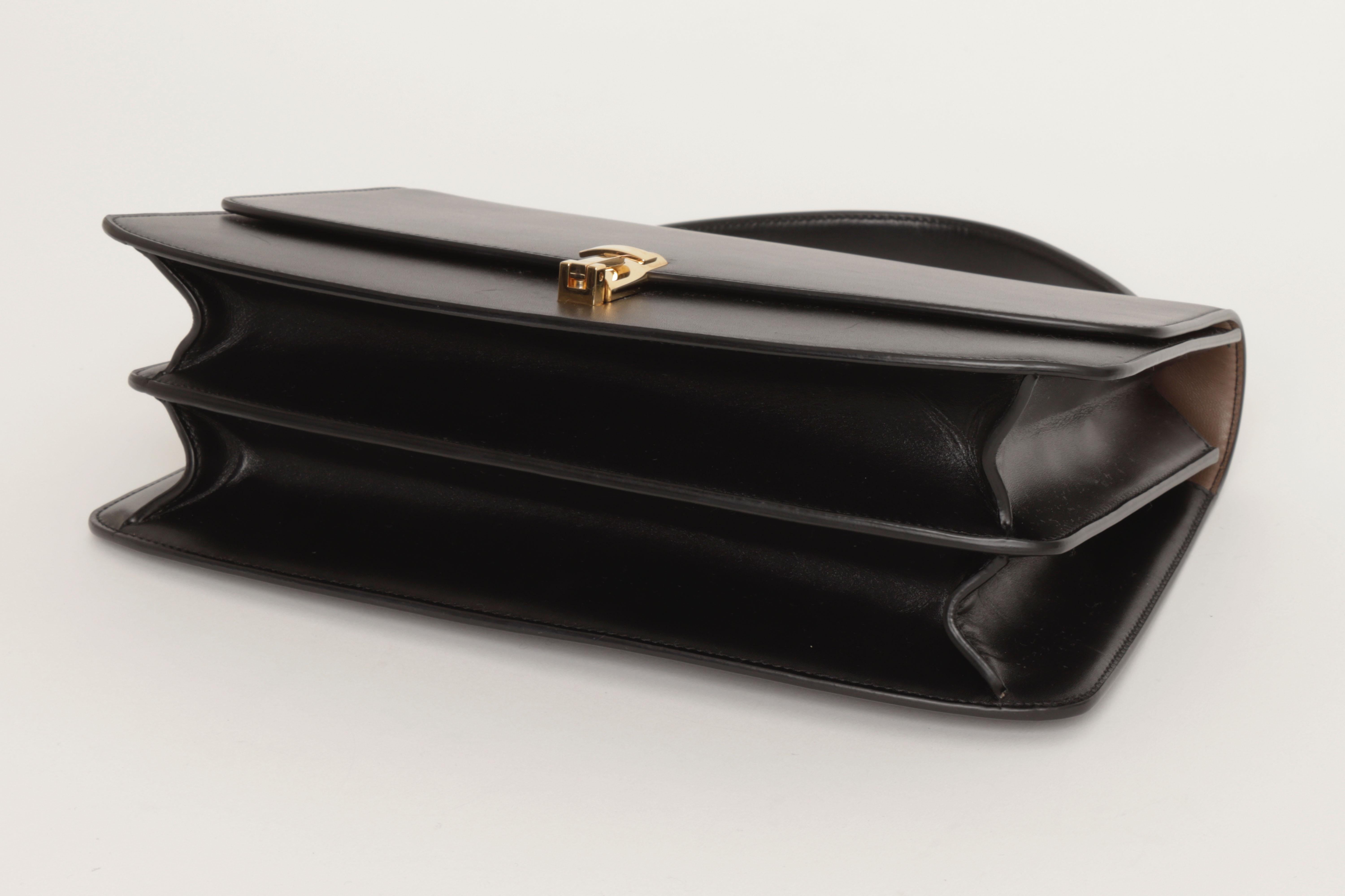 Borsa The Row Sofia 11.75 in pelle di vitello nera con hardware dorato e sacchetto di polvere e carta d'autore in vendita 5