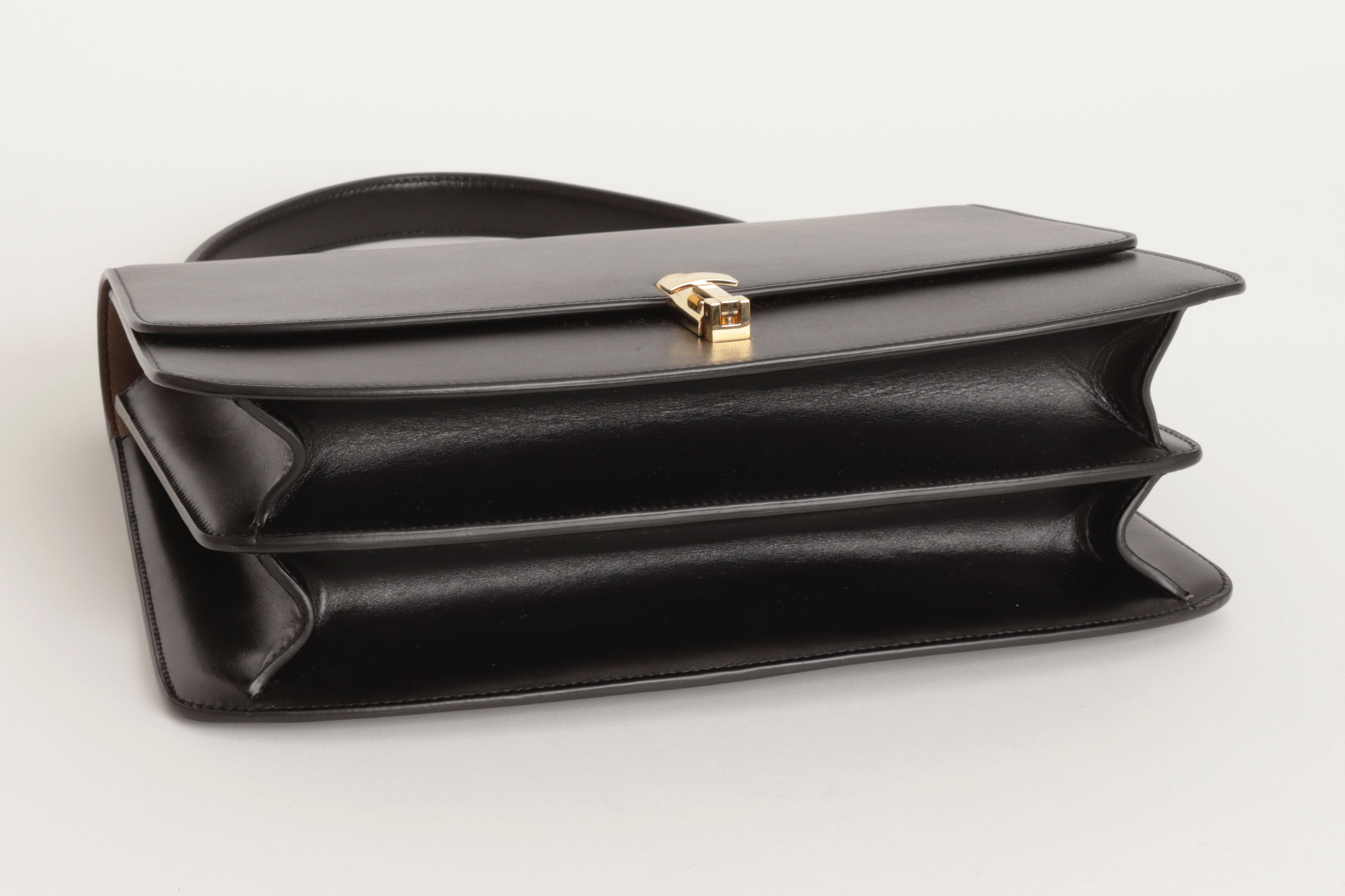 Borsa The Row Sofia 11.75 in pelle di vitello nera con hardware dorato e sacchetto di polvere e carta d'autore in vendita 3