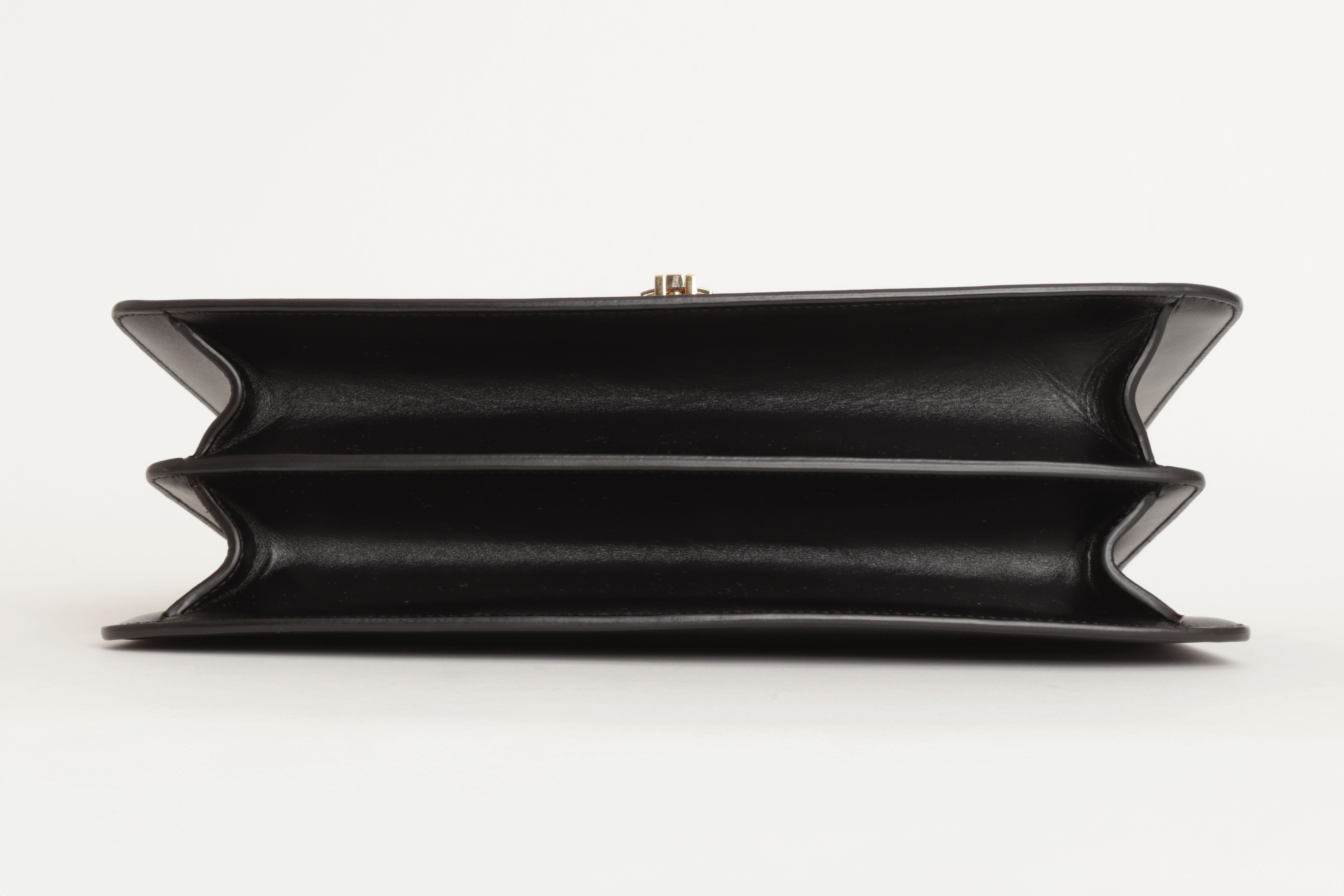 Borsa The Row Sofia 11.75 in pelle di vitello nera con hardware dorato e sacchetto di polvere e carta d'autore in vendita 4