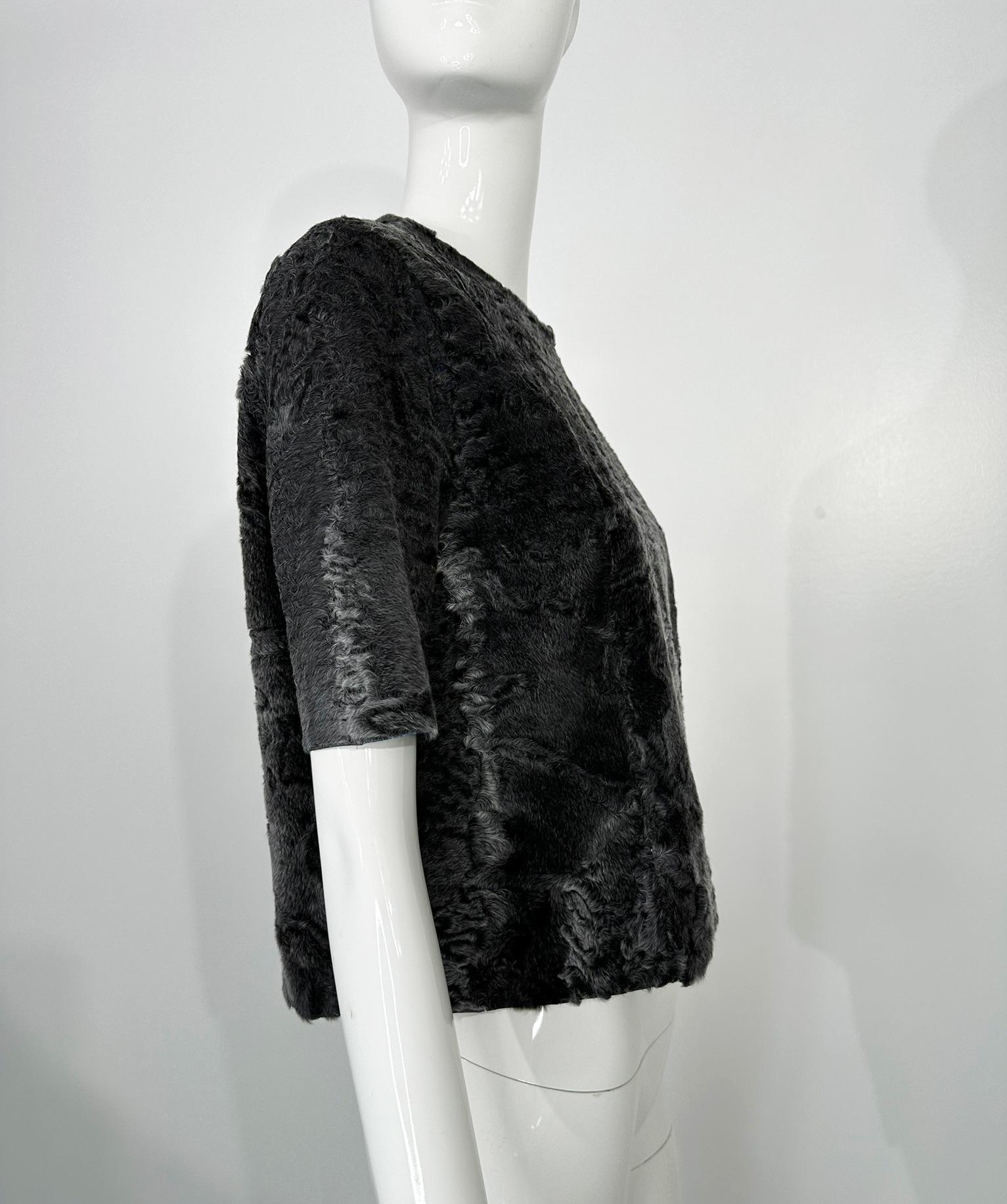 The Row Telleck Top Grey Persian Lamb Short Sleeve Pull On Silk Lined Top 36 im Zustand „Hervorragend“ im Angebot in West Palm Beach, FL