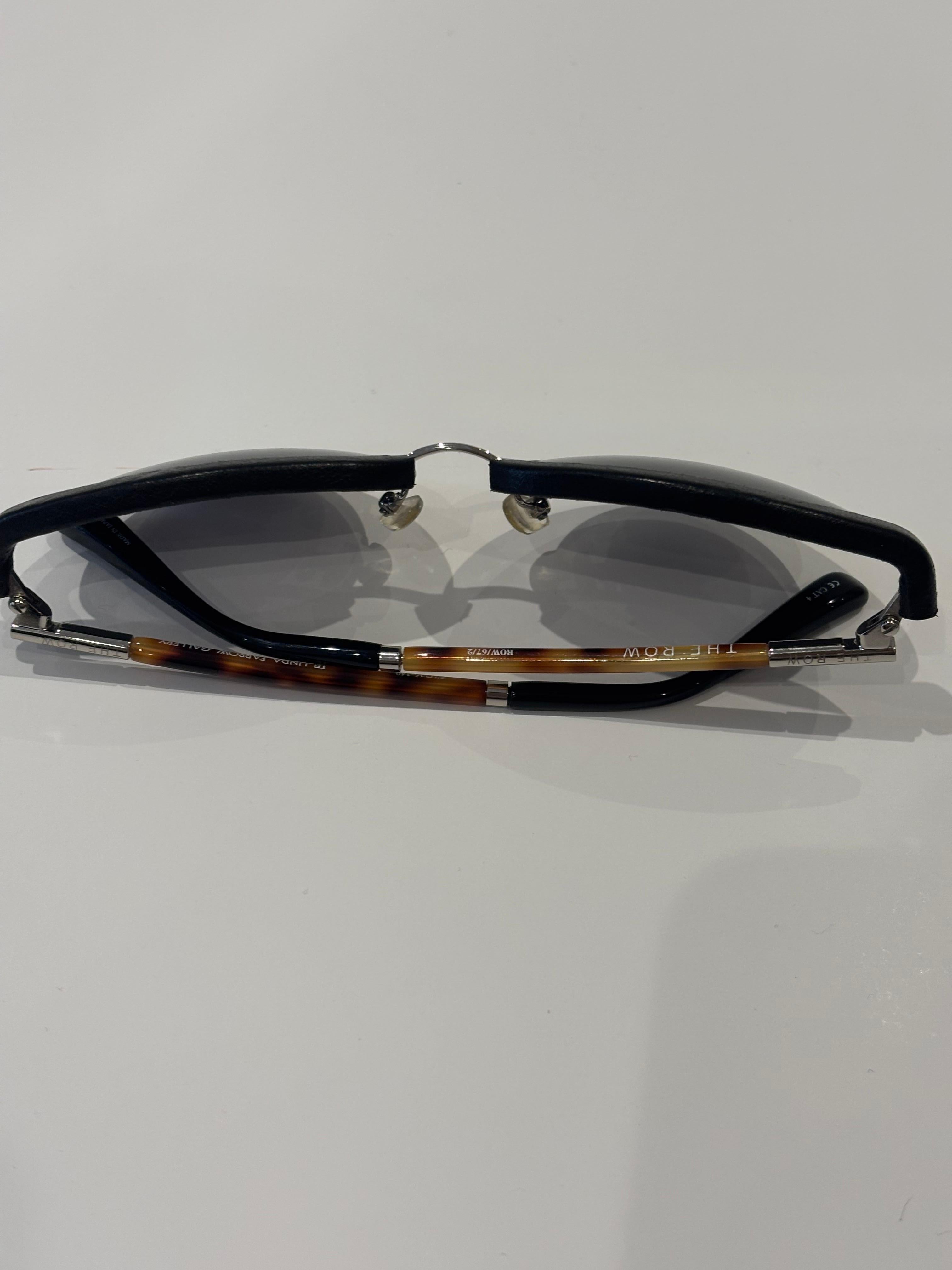 De las mujeres Gafas de sol de la colaboración The Row x Linda Farrow con estuche original en venta