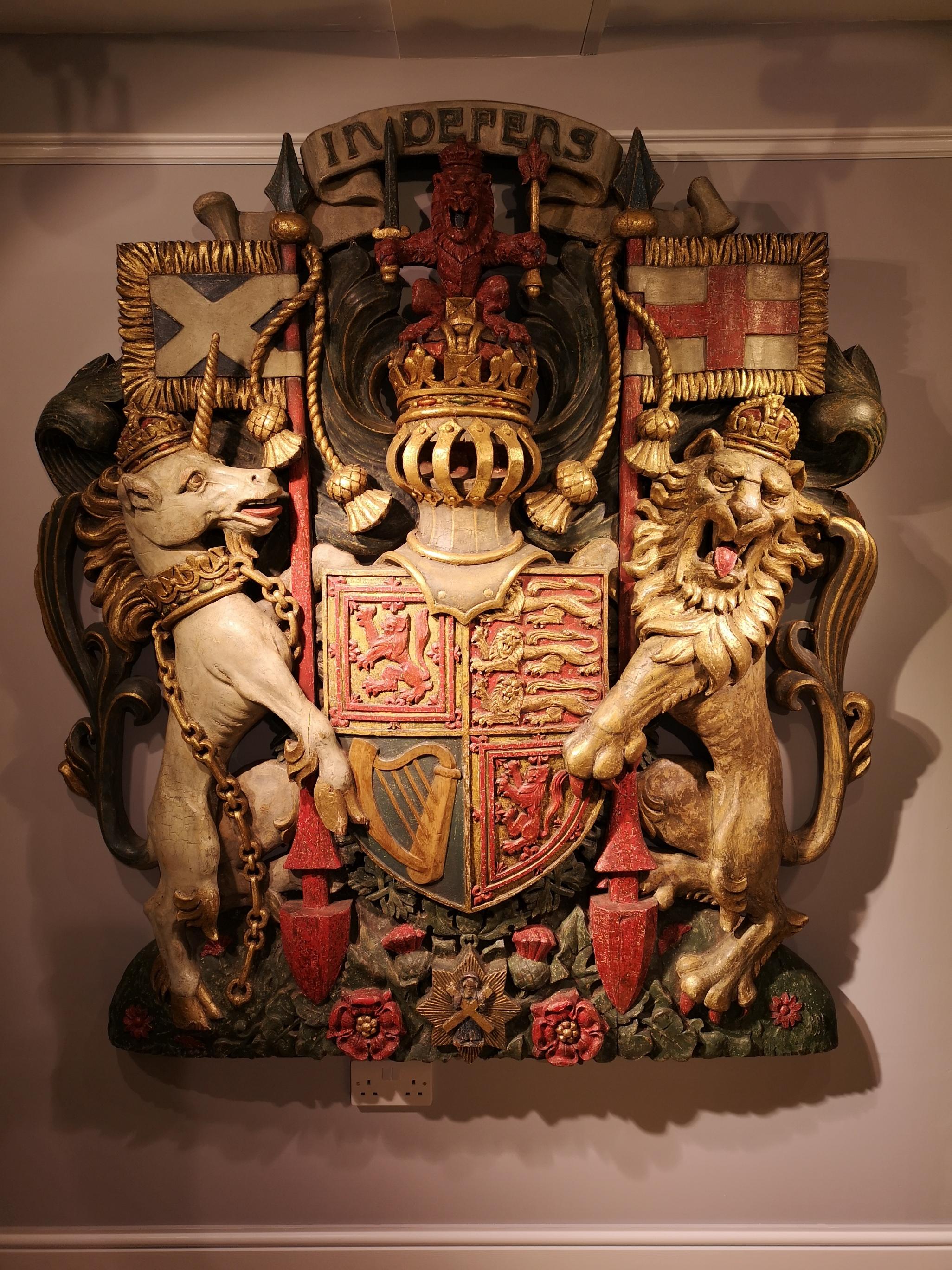 The Royal Coat of Arms of the United Kingdom, c. 1910 For Sale 1