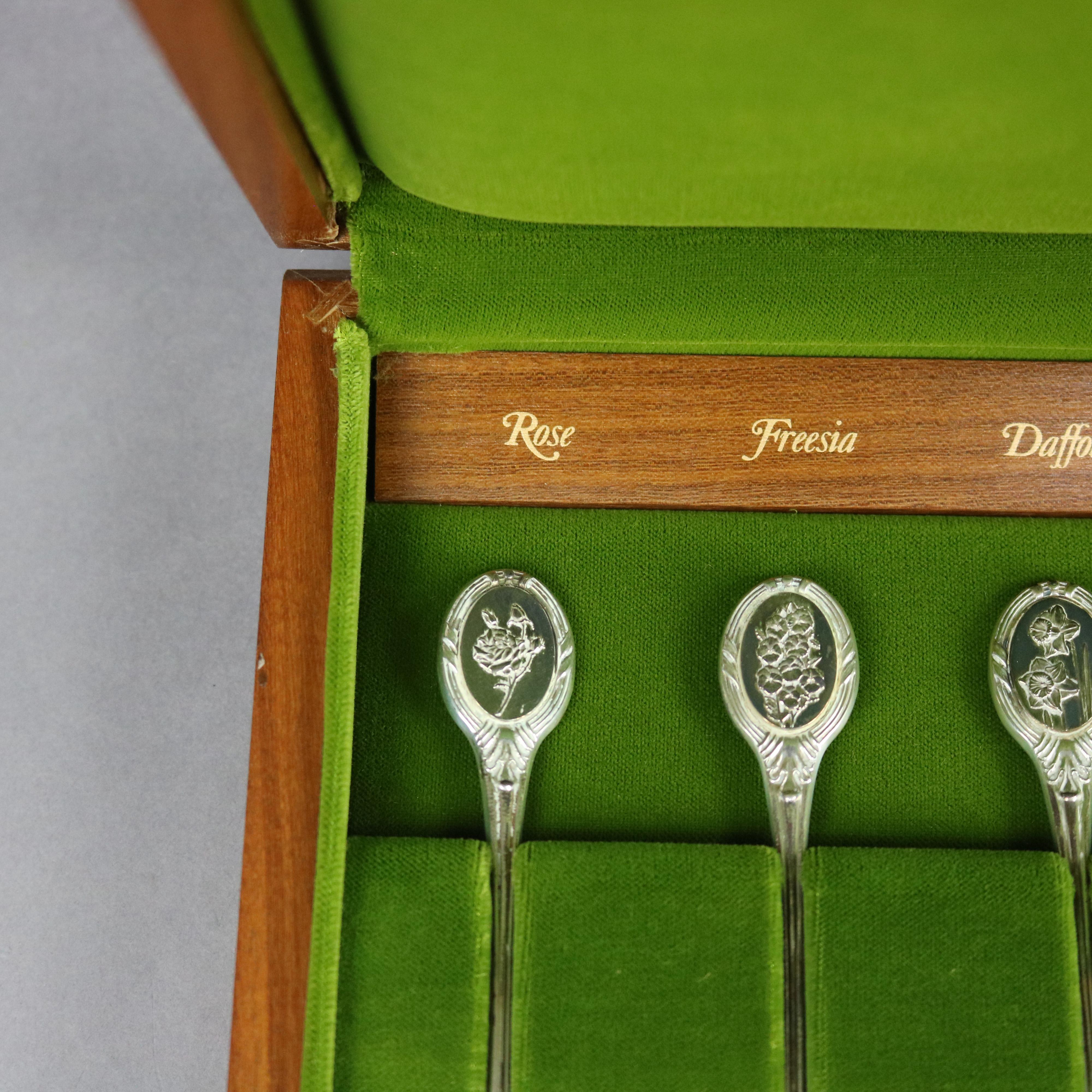 The Royal Horticultural Society Collection of English Flowers Sterling Spoons In Good Condition In Big Flats, NY