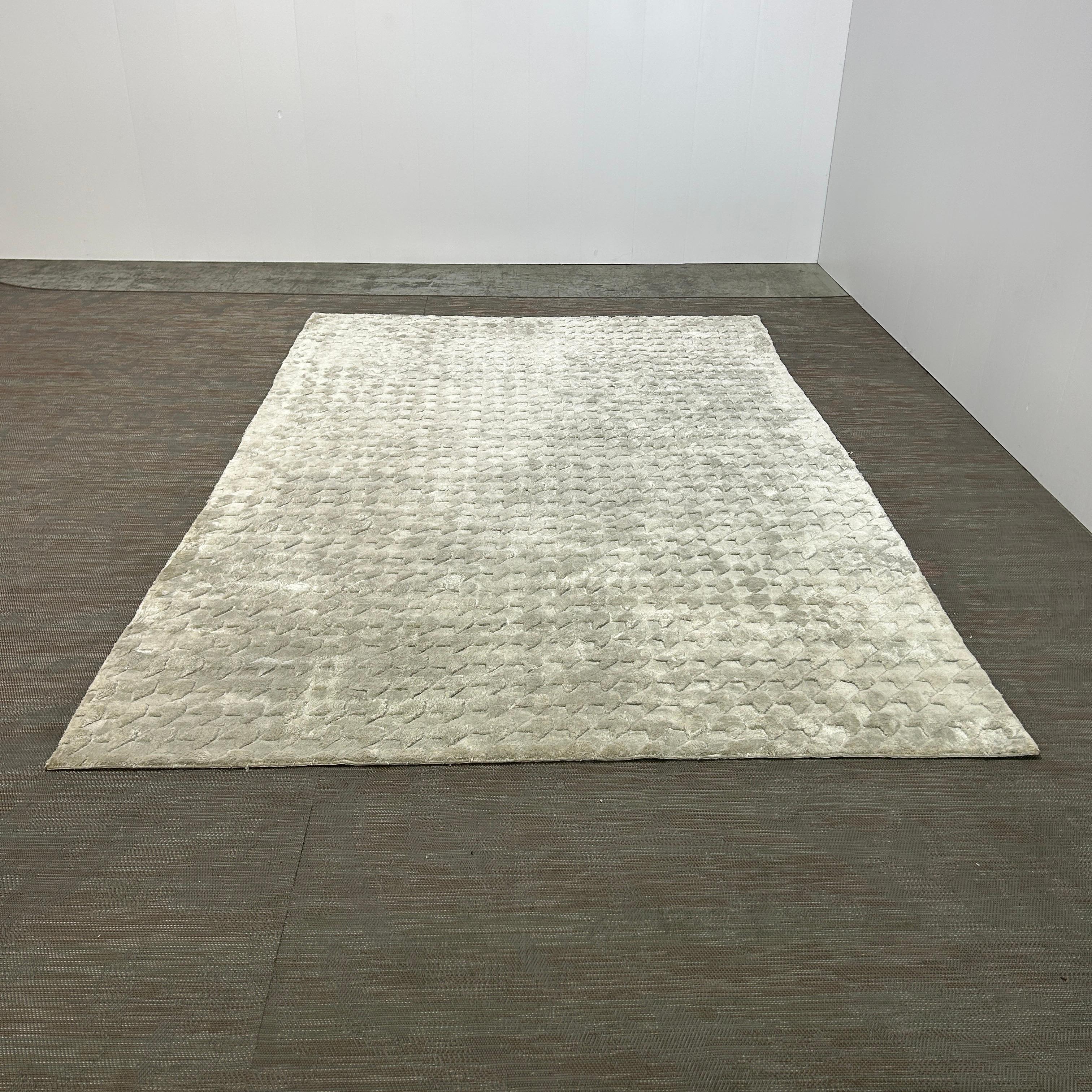 The Rug Company Chevron-Teppich (Moderne) im Angebot
