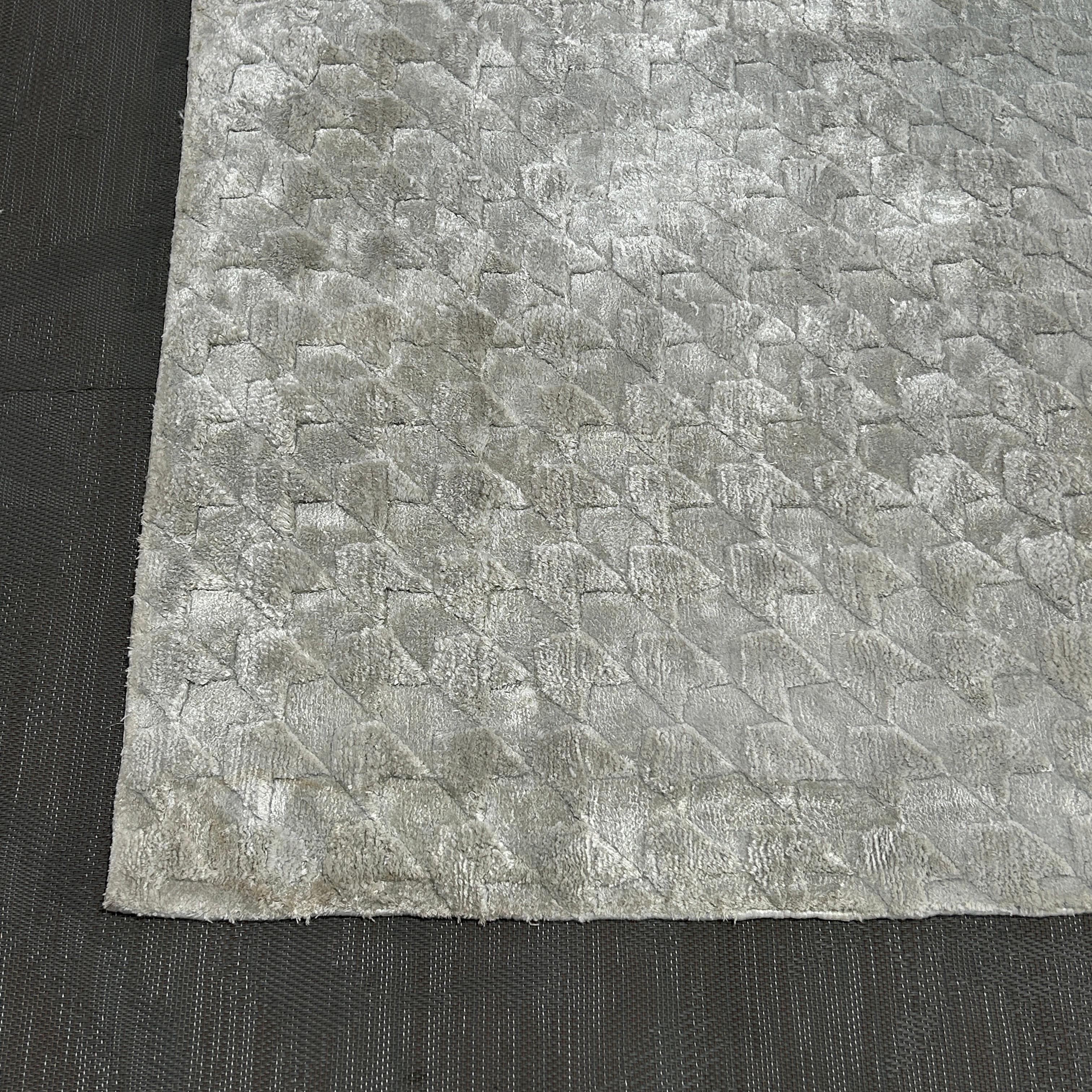 The Rug Company Chevron-Teppich (Nepalesisch) im Angebot
