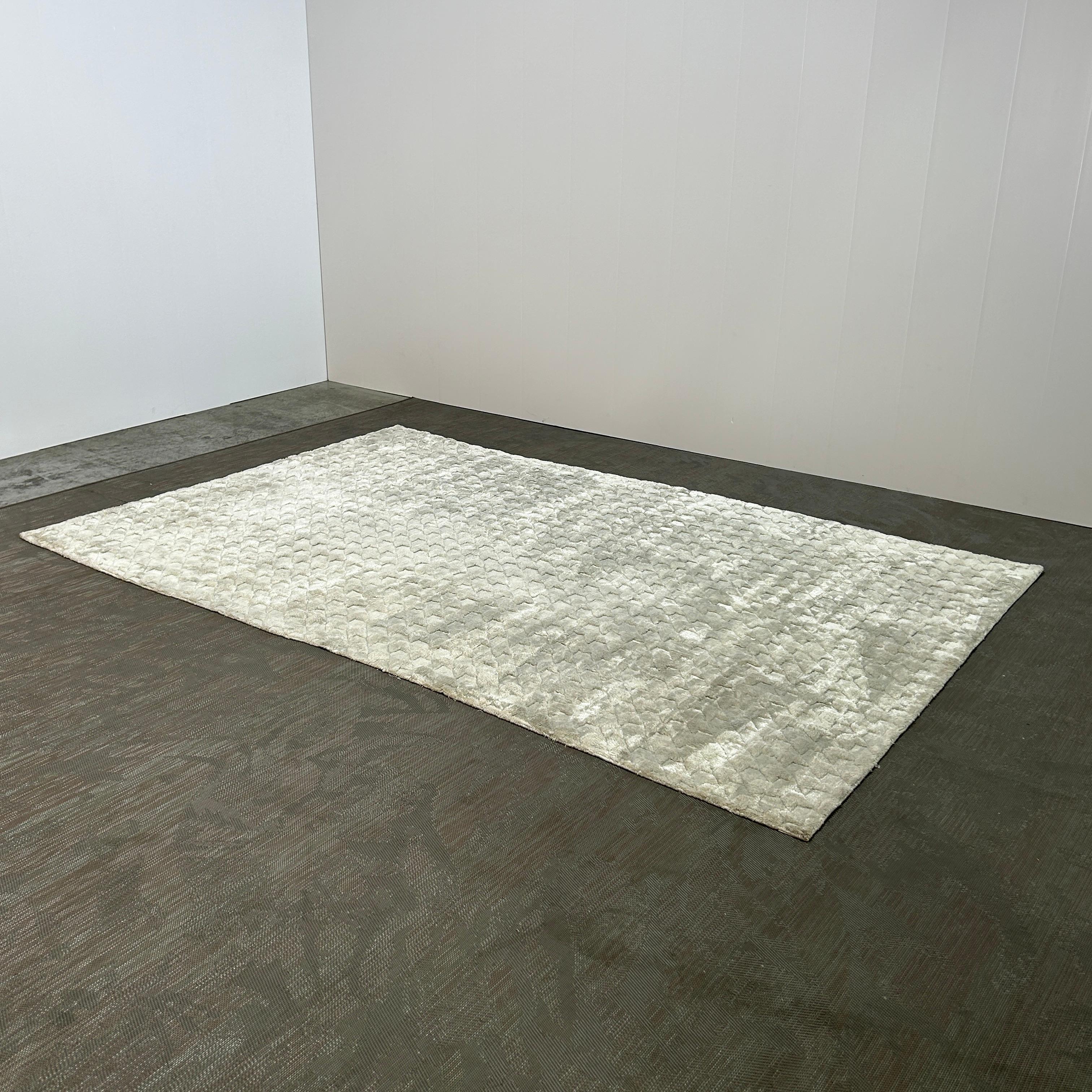 The Rug Company Chevron-Teppich (Wolle) im Angebot