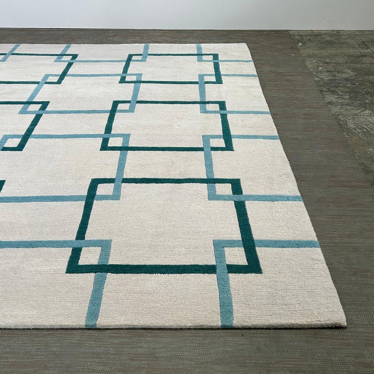 XXI secolo e contemporaneo The Rug Company Tappeto a catene quadrate in vendita