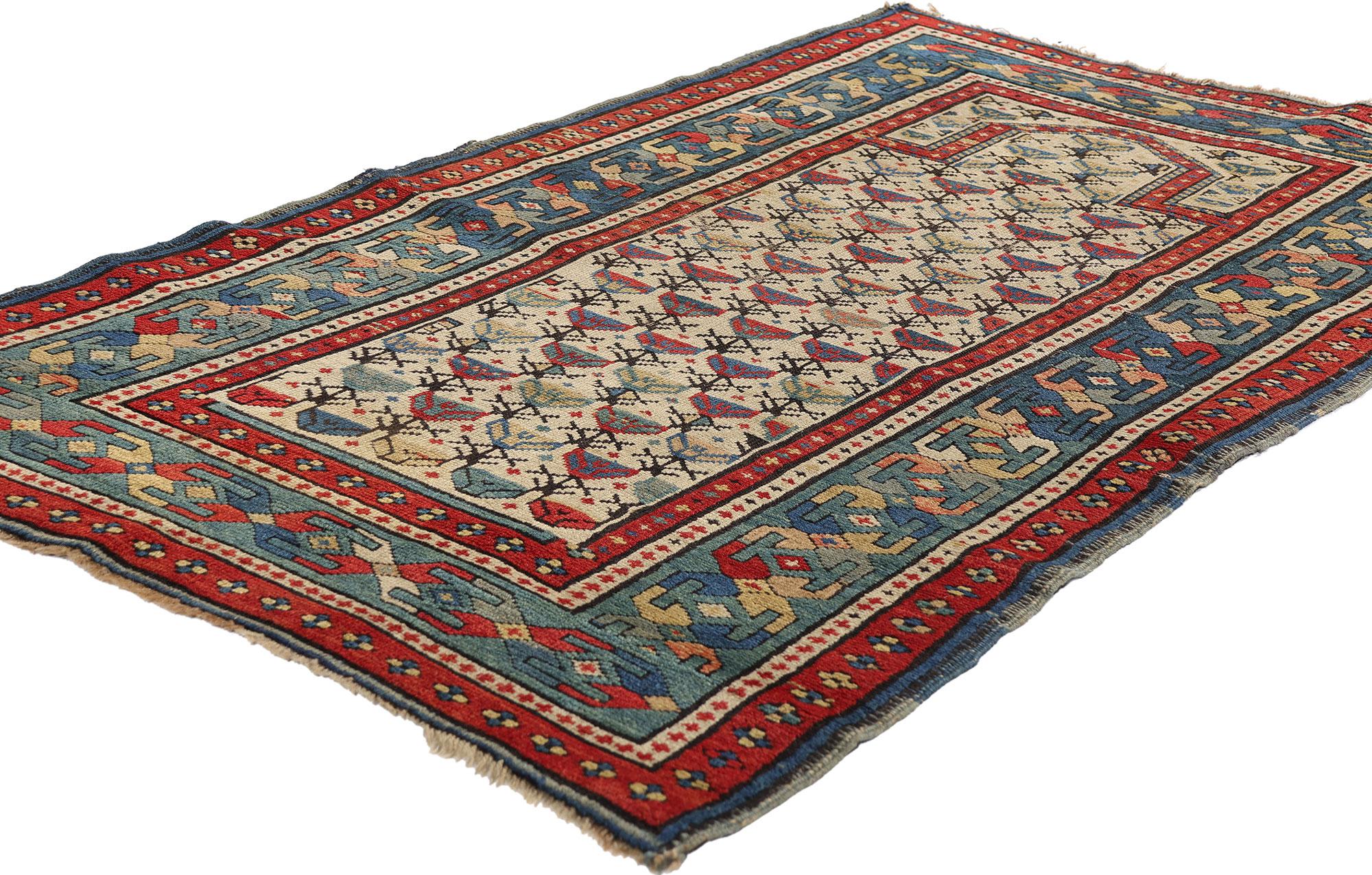 79325 Antiker kaukasischer Schirwan-Gebetsteppich, 02'10 x 04'09, spätes 19. Dieser exquisite, handgeknüpfte antike kaukasische Schirwan-Gebetsteppich aus Wolle, der im späten 19. Jahrhundert gewebt wurde, bietet mehr als nur optische Schönheit - er