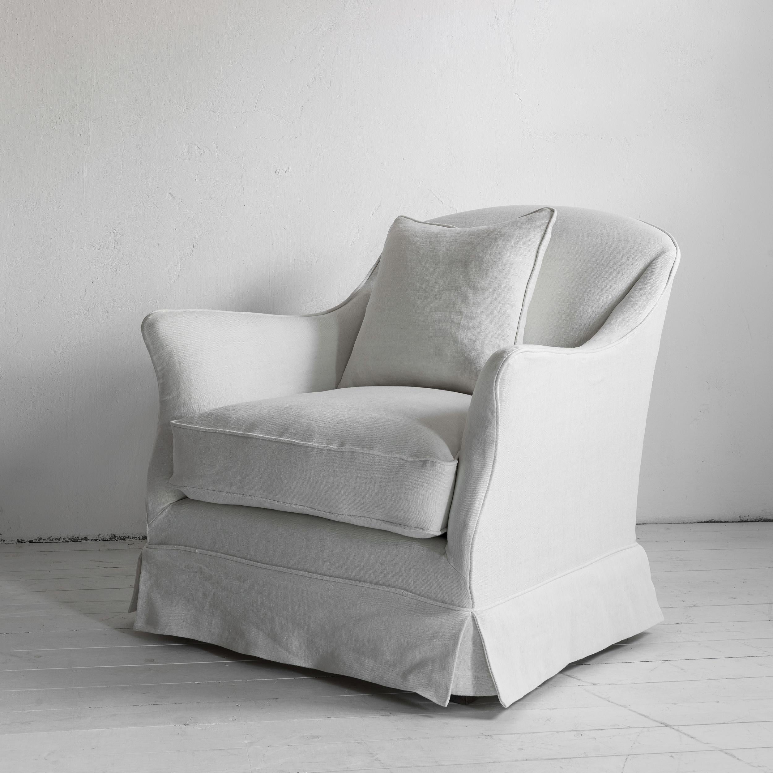 The Salon, Custom Made Belgian Linen Armchair In New Condition For Sale In Jesteburg, DE