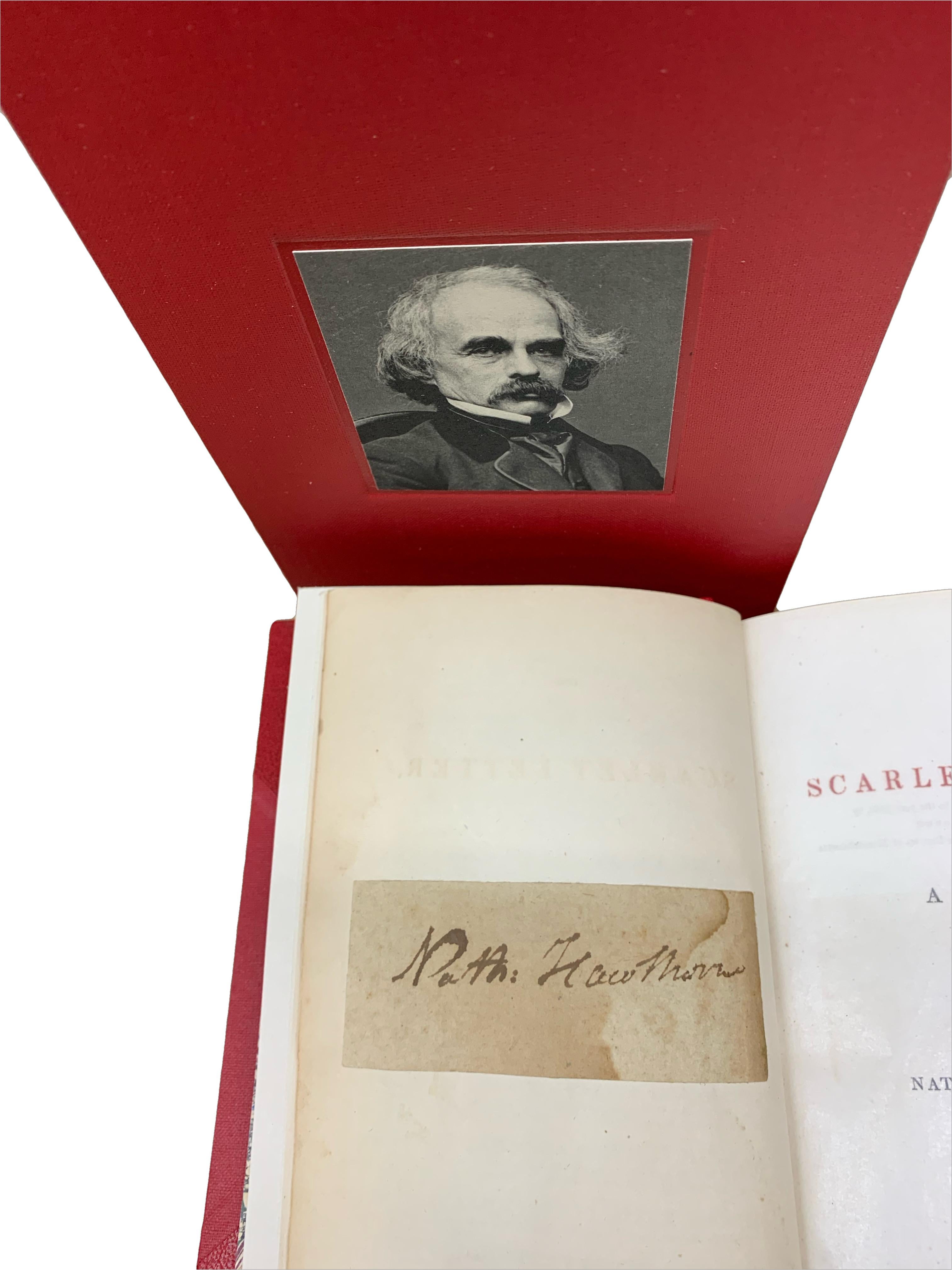 Américain La lettre écarlate de Nathaniel Hawthorne, deuxième édition, signée par Tipped-in Signature, 1850 en vente