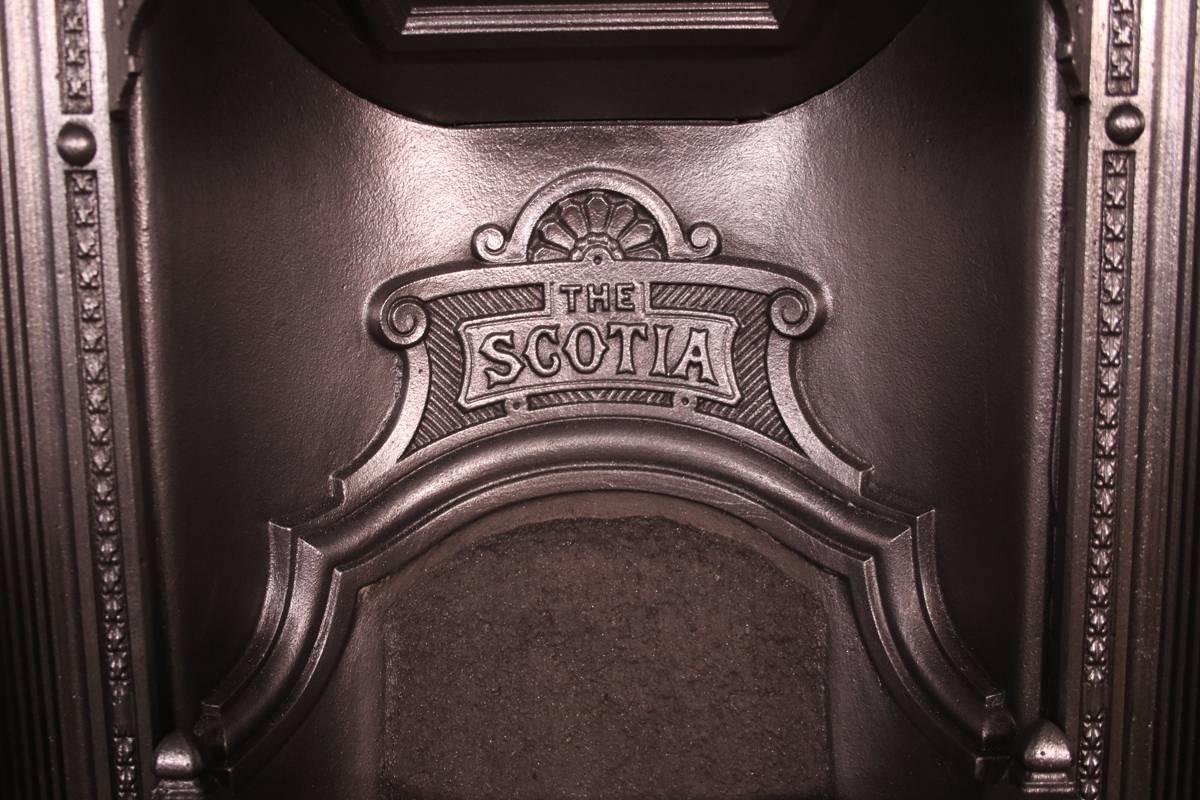 'The Scotia' a Reclaimed Late Victorian Cast Iron Fireplace In Good Condition In Manchester, GB