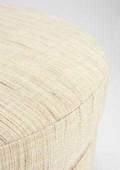 La otomana esculpida de Sister by Studio Ashby