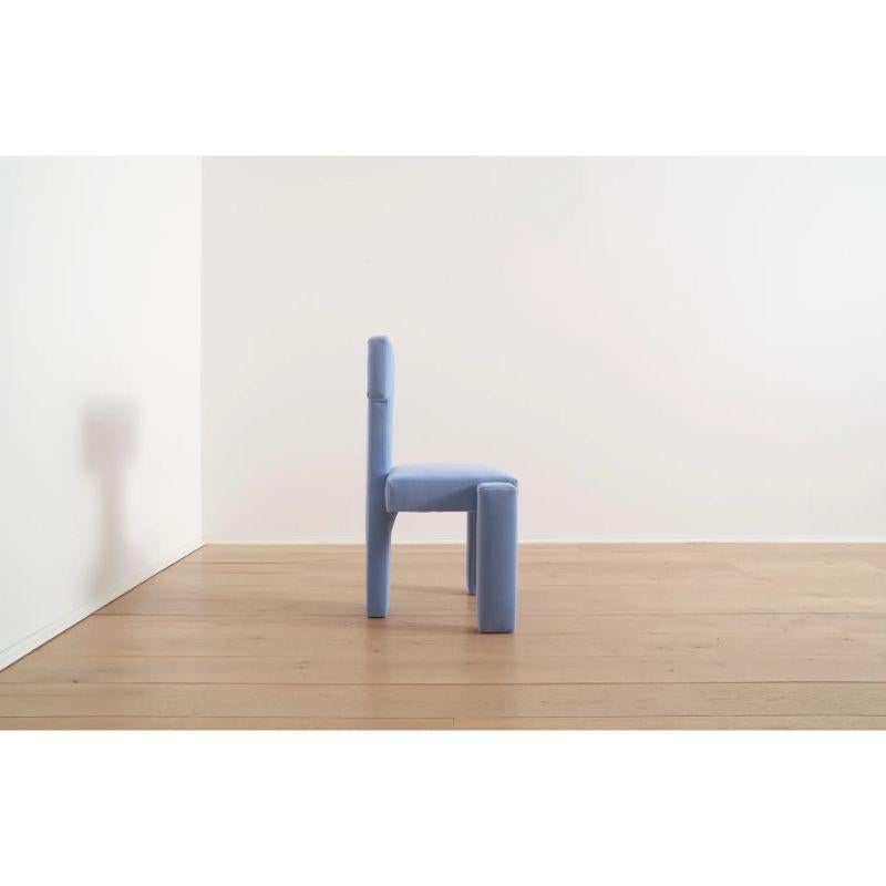 Moderne Chaise de salle à manger à dossier haut Segment en velours Hydrangea bleu en vente