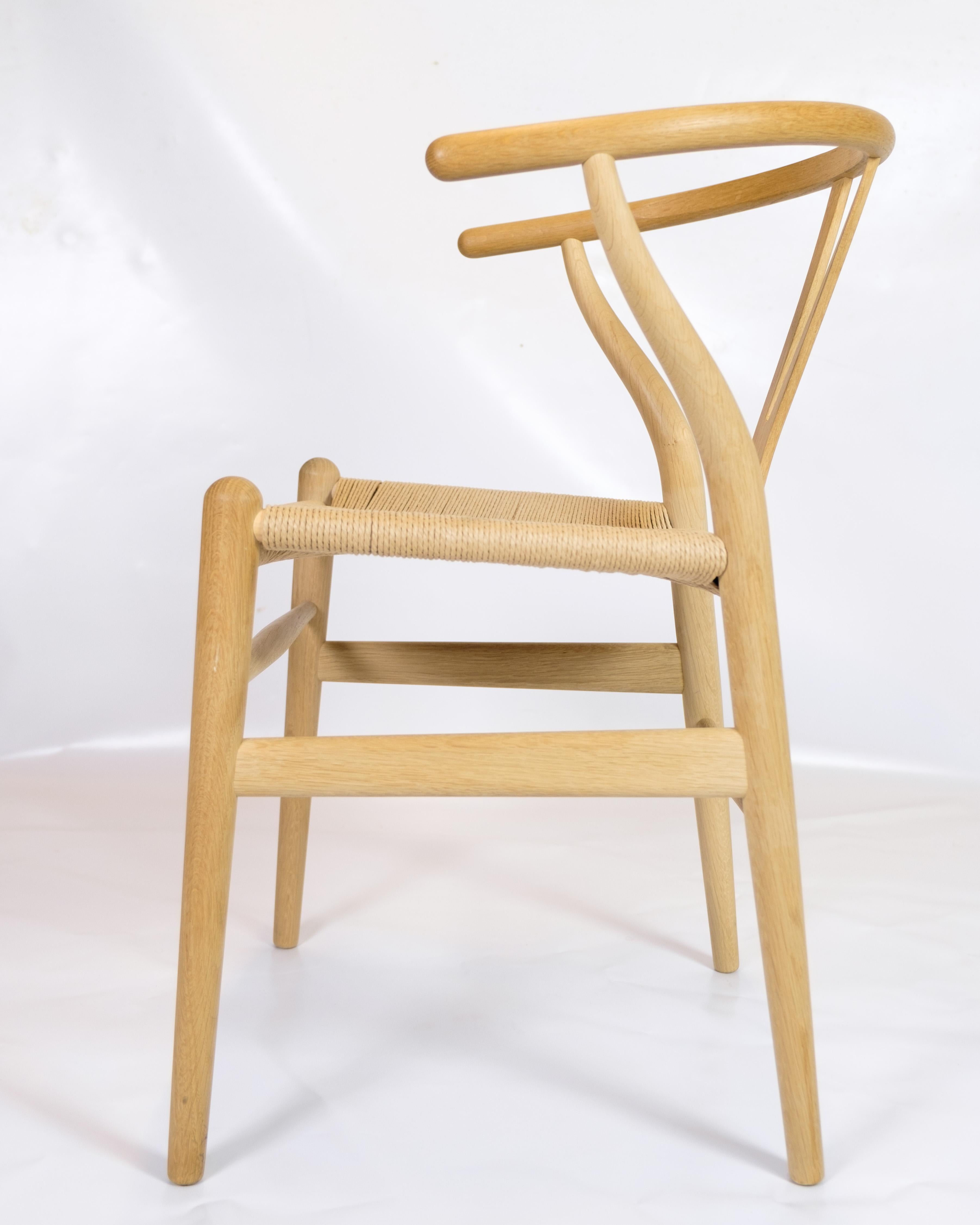 The set of 8 Y-chairs, model CH24, iconic design by Hans J. Wegner, 1950 For Sale 2