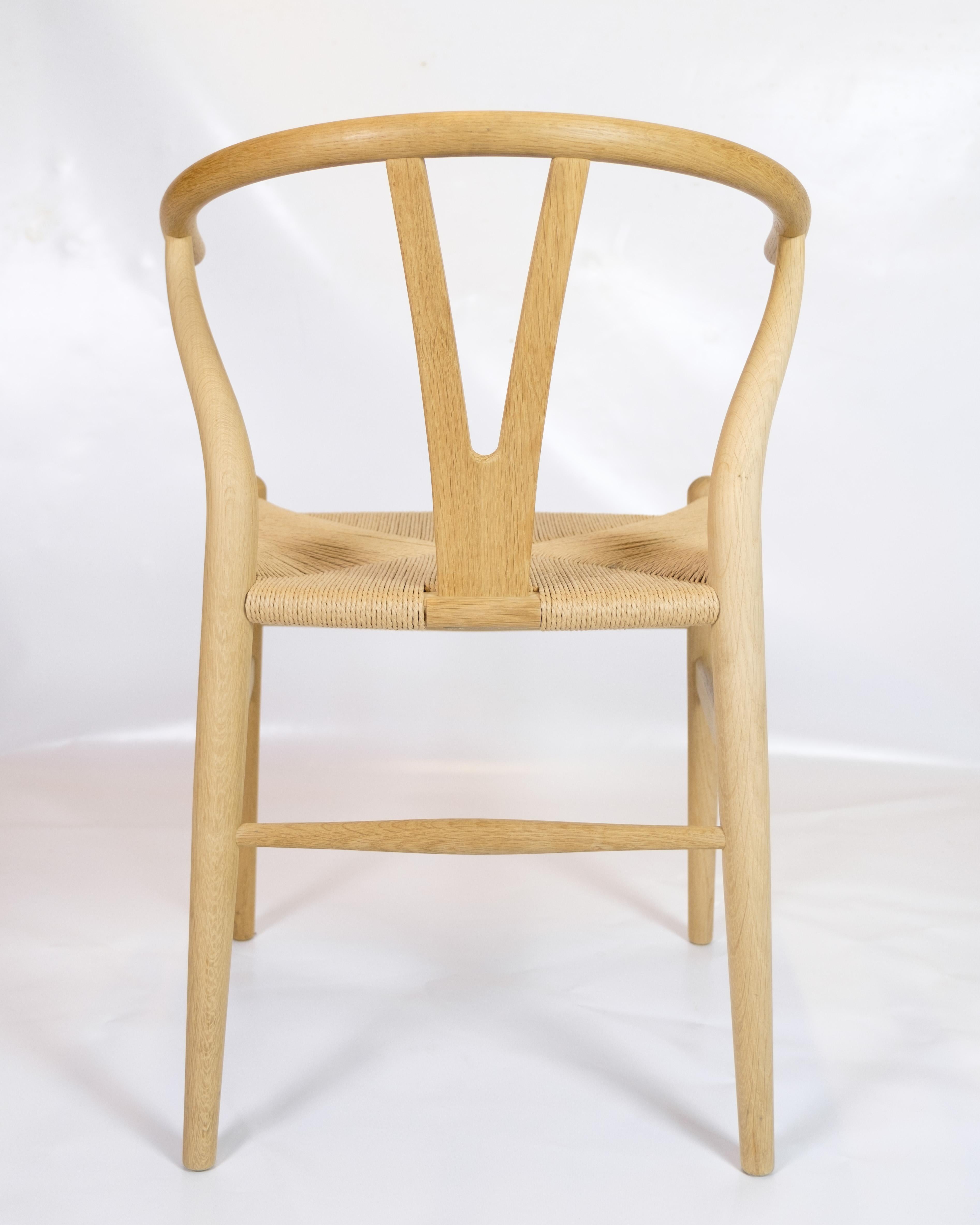 The set of 8 Y-chairs, model CH24, iconic design by Hans J. Wegner, 1950 For Sale 3