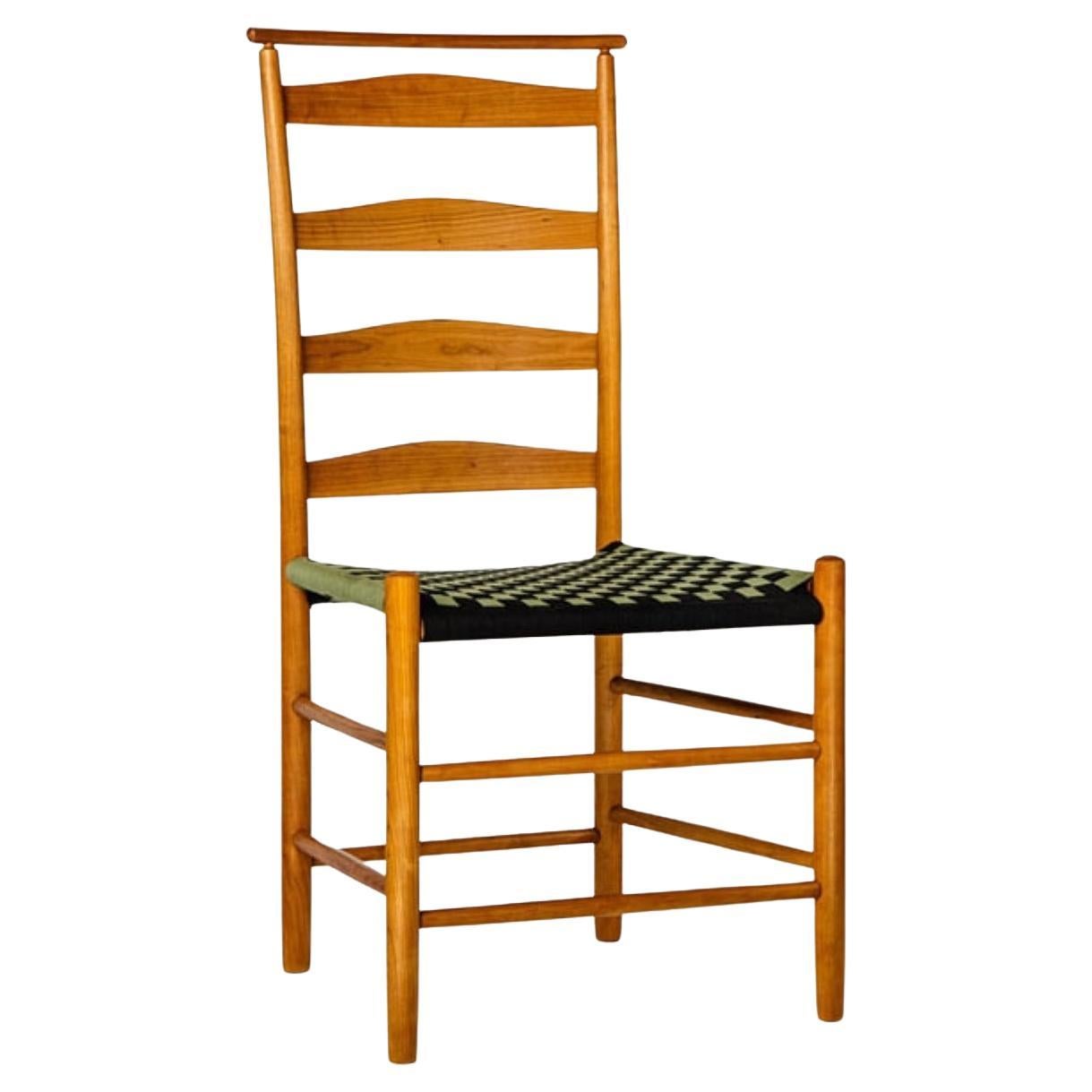 The Shaker Ladder Slat Straight Back Side Chair With Shawl Rail (Chaise d'appoint Shaker à dossier droit et à barreaux) en vente