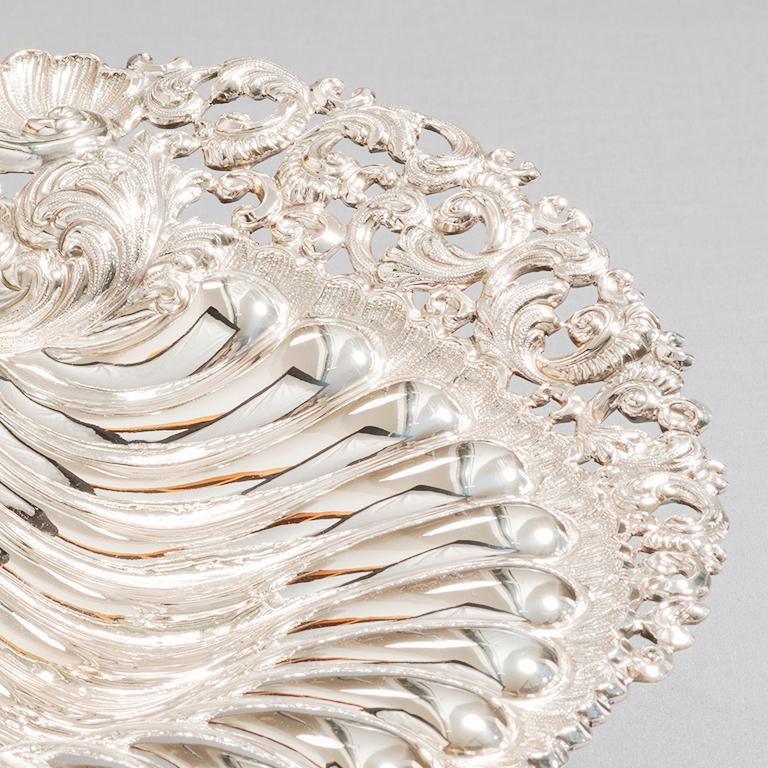 Shell, Sterling Silver Centrepiece, Made in Italy In New Condition For Sale In Milano, IT