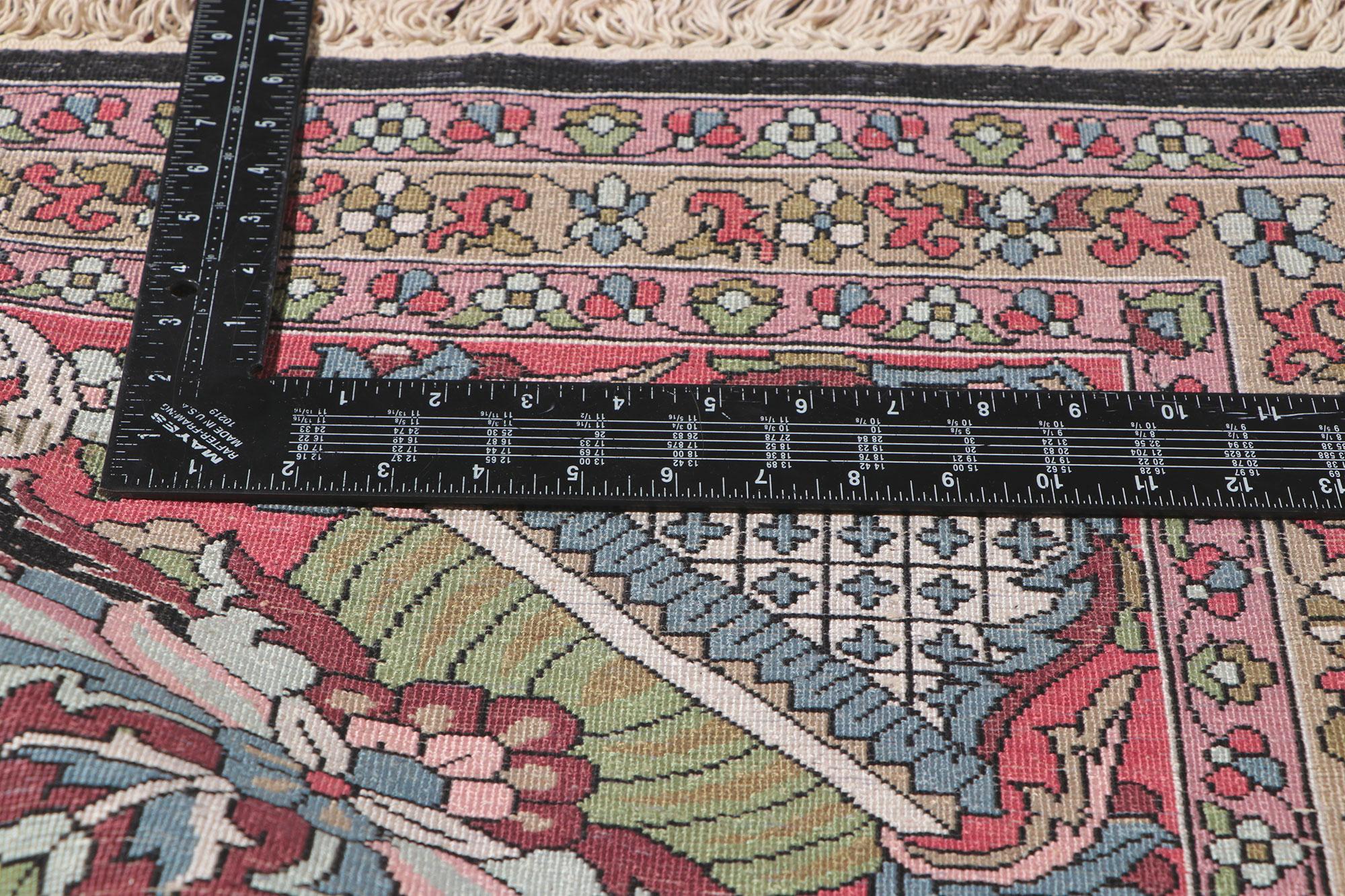 La Sonata di Seta: Un Majestic Kashmir d'epoca, capolavoro dell'Eleganza Mughal In condizioni buone in vendita a Dallas, TX