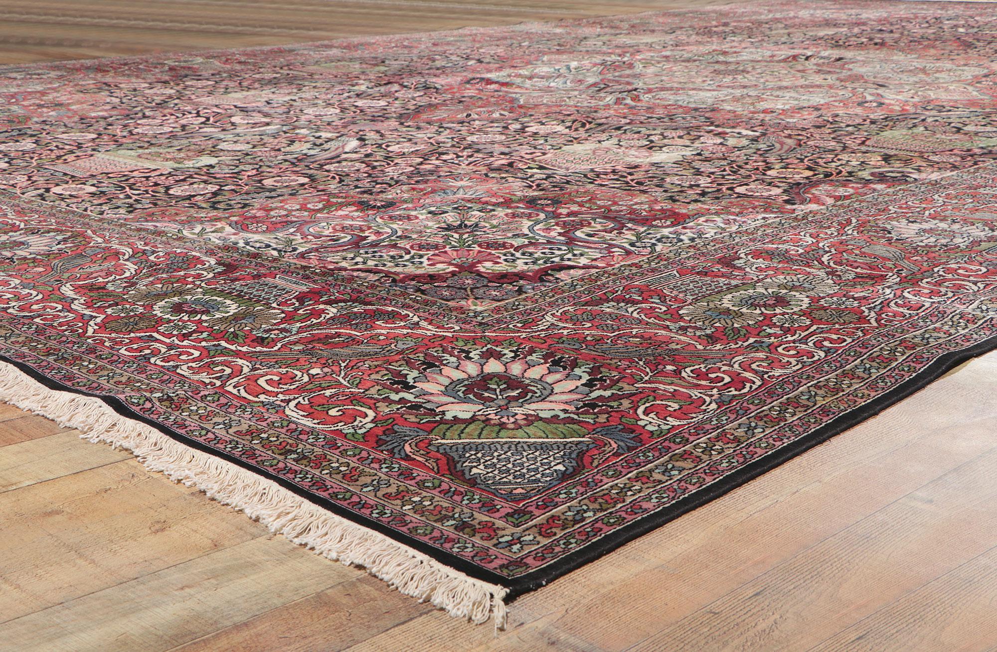 XX secolo La Sonata di Seta: Un Majestic Kashmir d'epoca, capolavoro dell'Eleganza Mughal in vendita