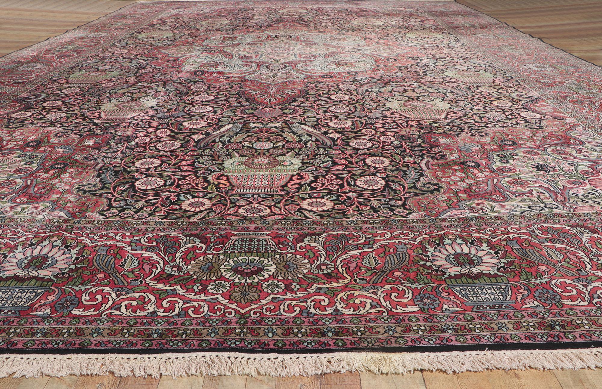 La Sonata di Seta: Un Majestic Kashmir d'epoca, capolavoro dell'Eleganza Mughal in vendita 1