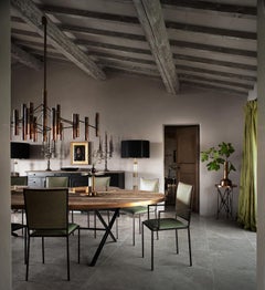 Sedia da pranzo del 21° secolo imbottita in pelle e con struttura semplice e lineare