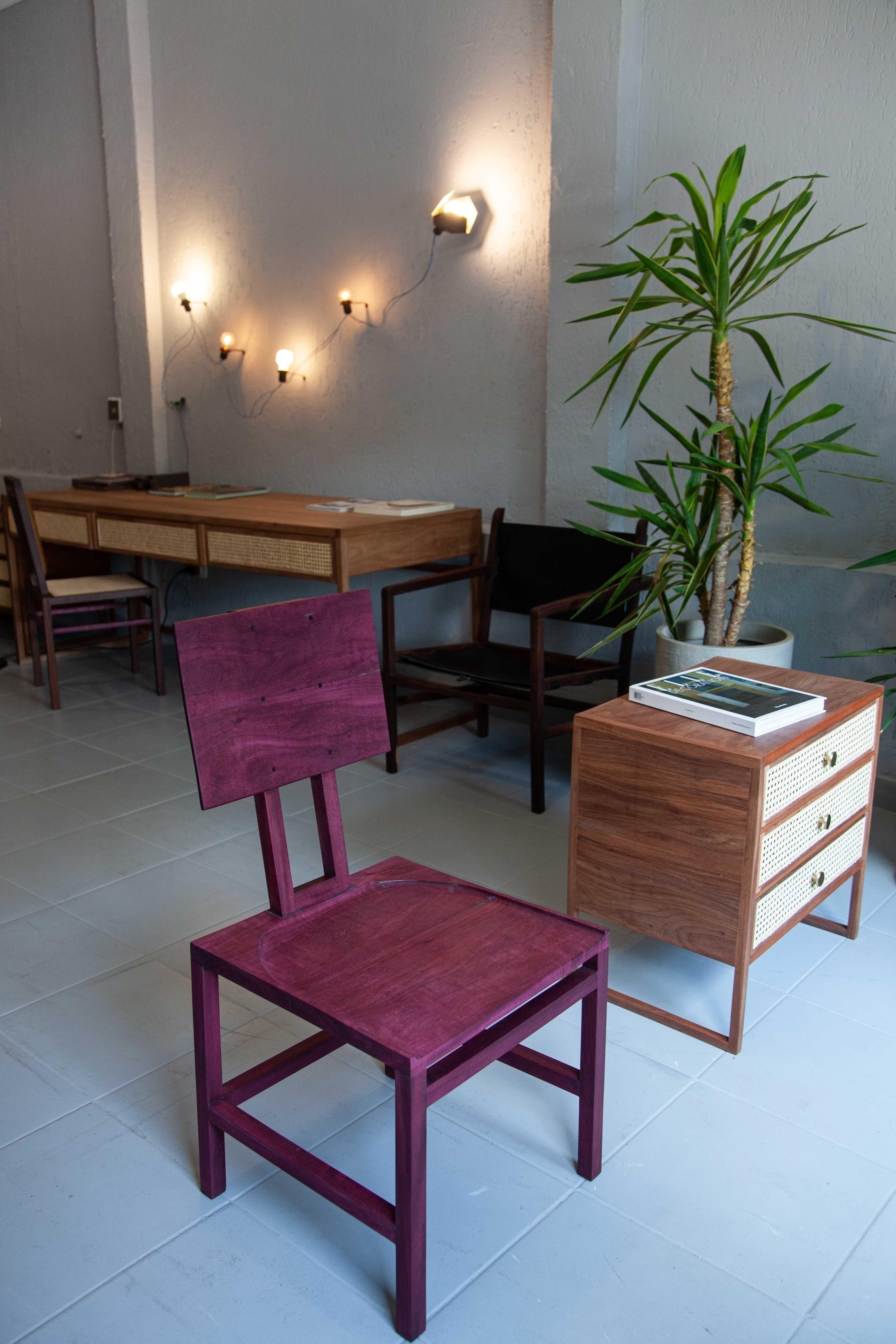 La chaise simple. Bois de cœur violet massif du Brésil  en vente 8