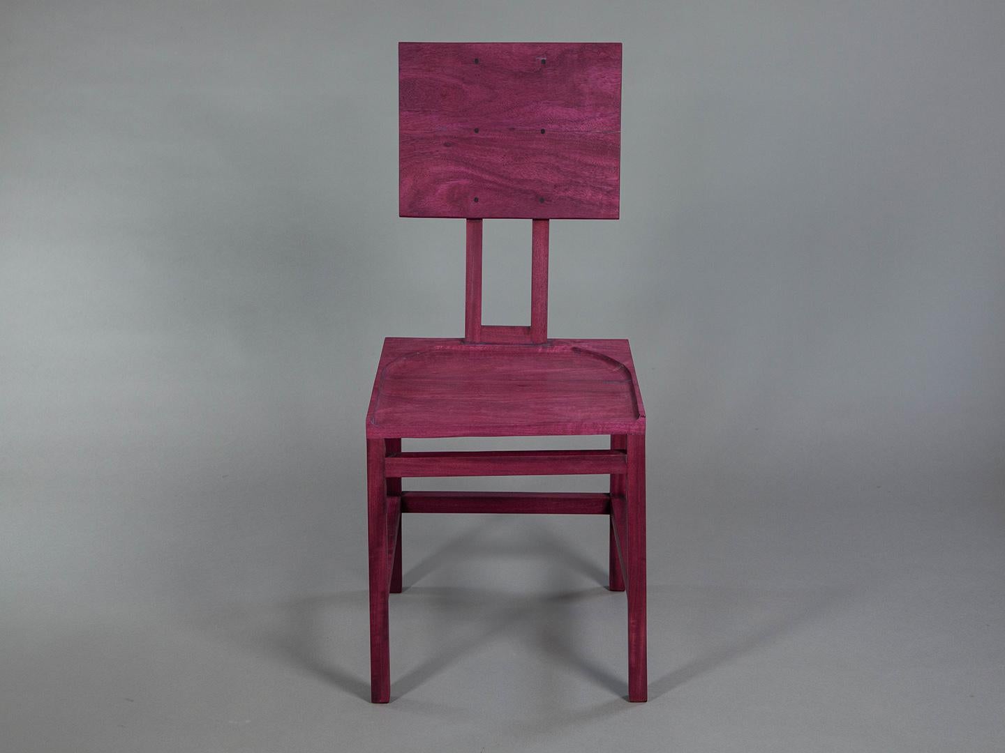 Moderne La chaise simple. Bois de cœur violet massif du Brésil  en vente