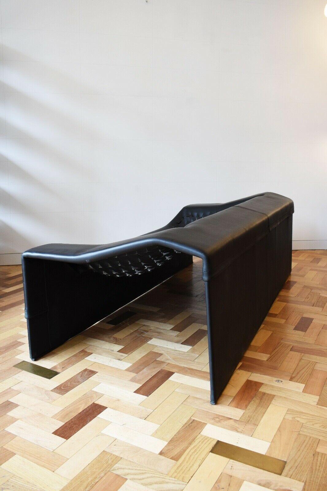 The multi award-winning Skin sofa from contemporary furniture brand Molteni & C. is a remarkable sofa, a real work of art for any living space. Created after many years of extensive collaboration between Jean Nouvel and Molteni &C. Made in Italy.