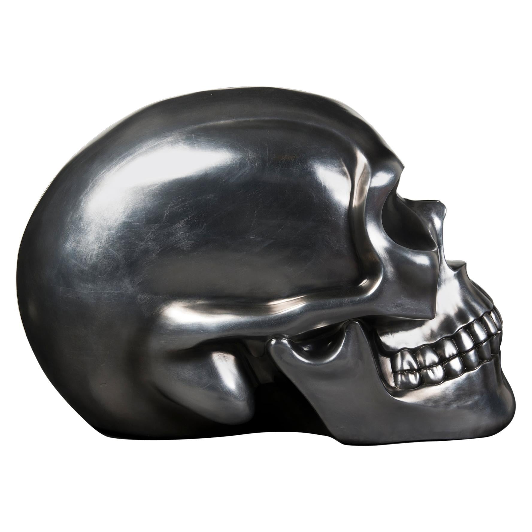 Le crâne, céramique, noir argenté souple, Italie
