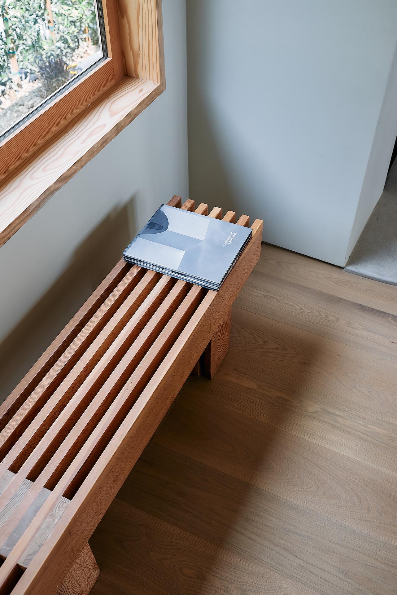 The Slat Bench - Banc en bois de Douglas à grain vertical en vente 2