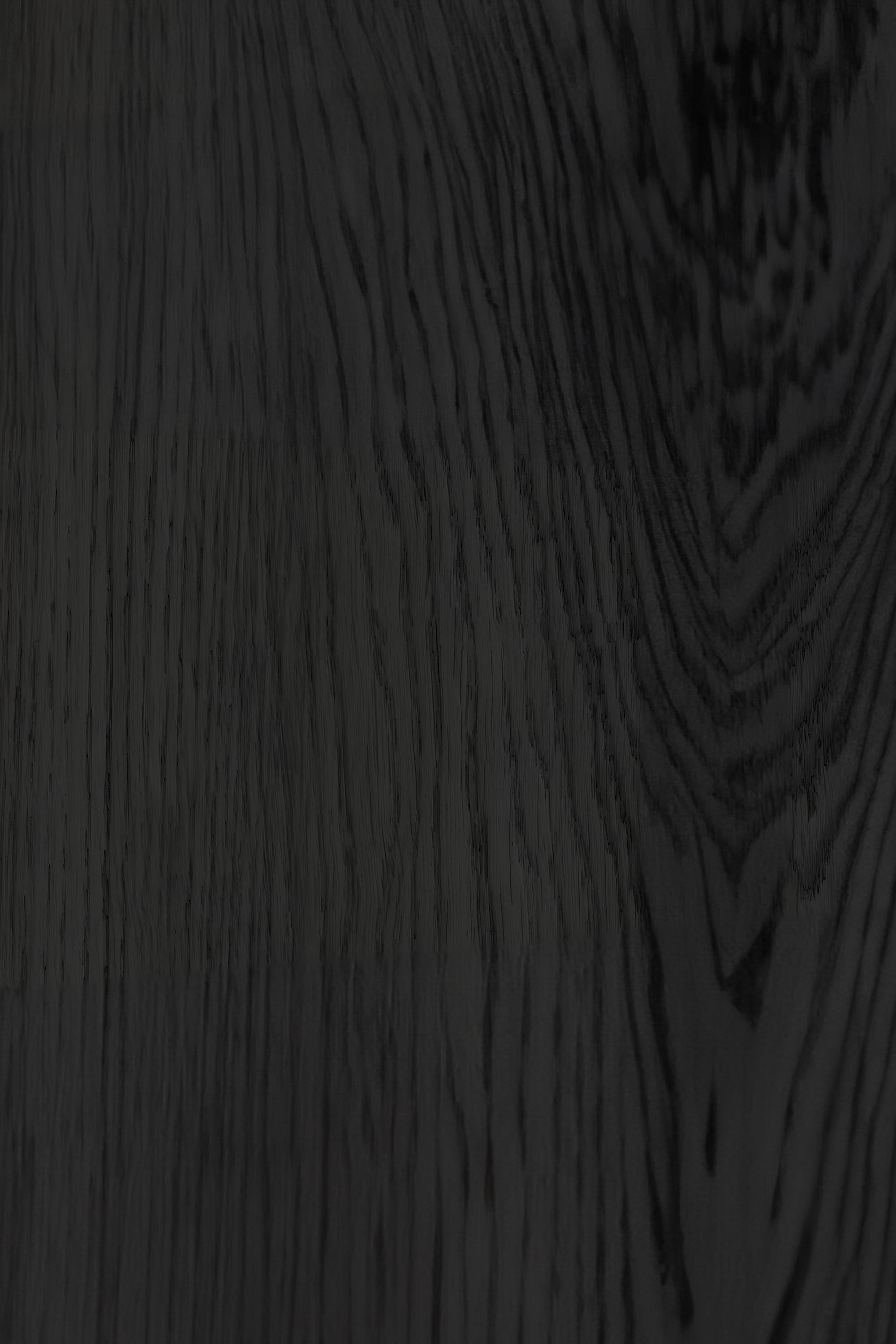 Das schlichte Totem dunkler Eleganz aus schwarzem Massivholz, Still Stand No90 (21. Jahrhundert und zeitgenössisch) im Angebot