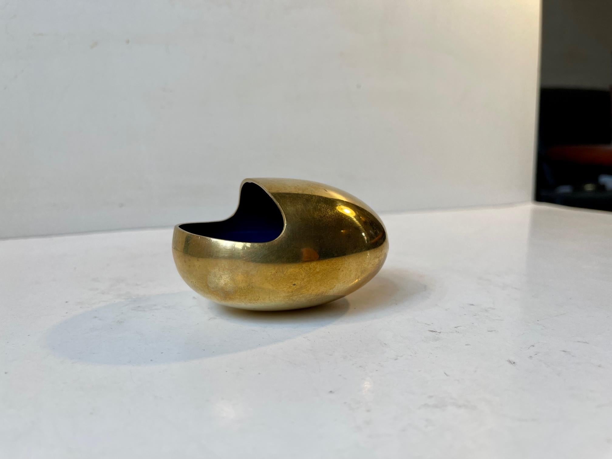 Mid-20th Century Smile Ashtray in Brass & Blue Enamel by Hans Bunde for Cohr, 1950s