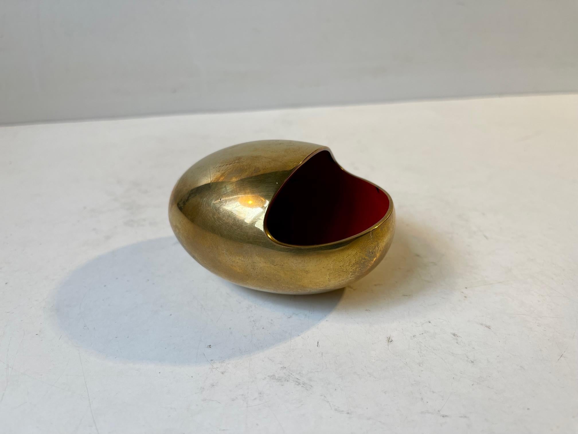 Smile Ashtray in Brass & Red Enamel by Hans Bunde for Cohr, 1950s In Good Condition In Esbjerg, DK