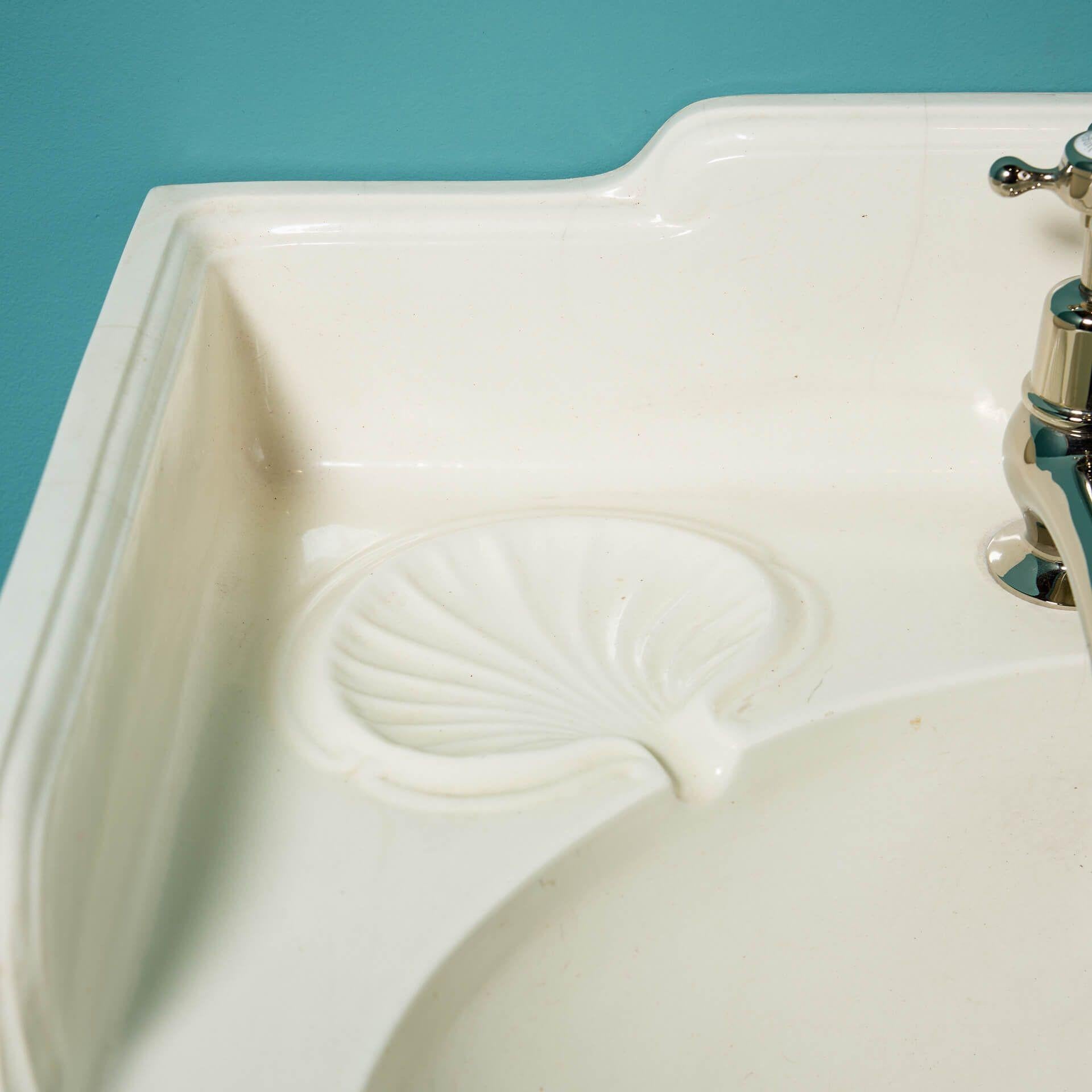 ‘The Smithfield’ Antique Porcelain Basin with Bracket For Sale 4