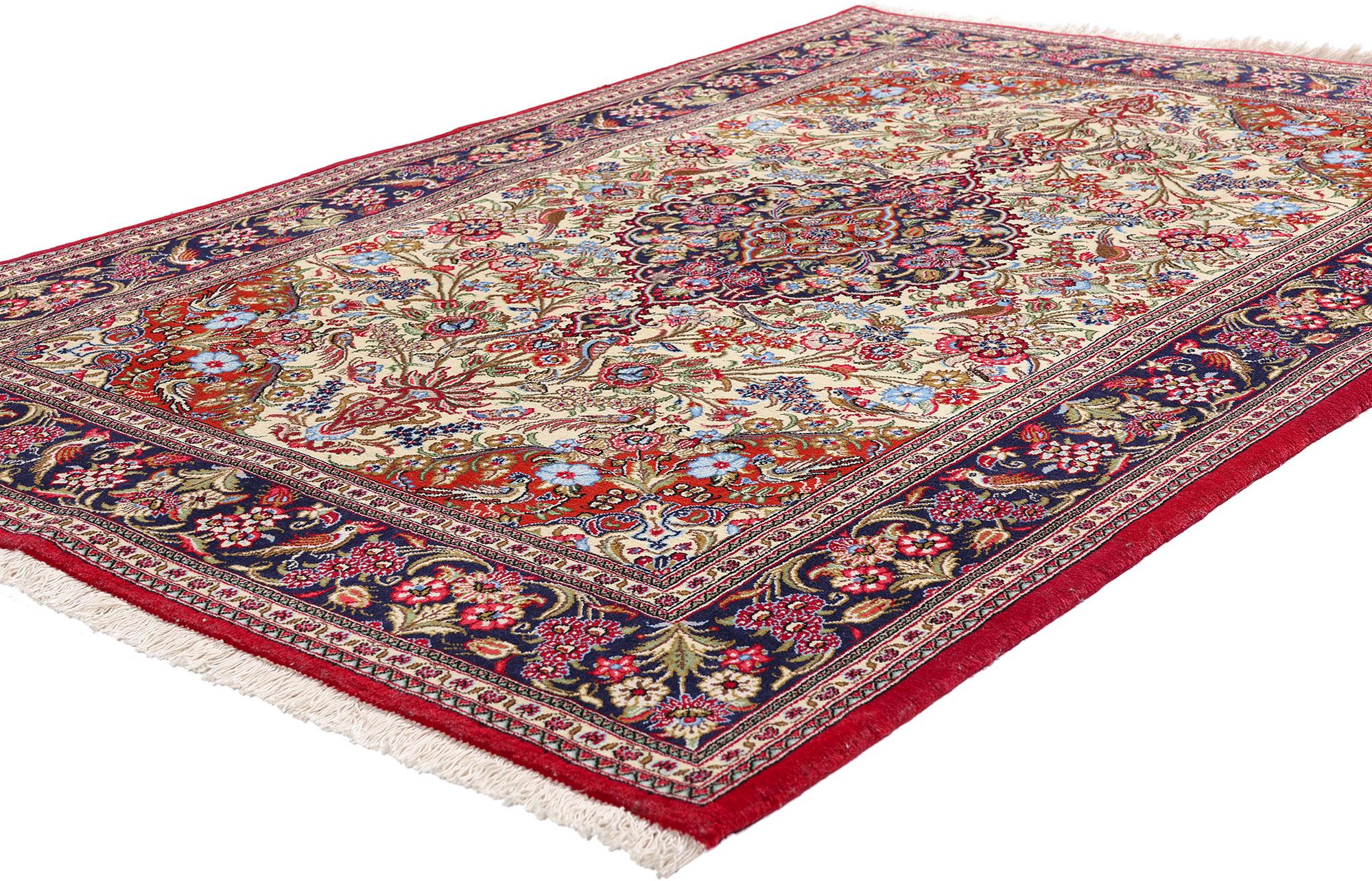 79312 Tappeto persiano vintage Qum, 04'07 x 06'08. Emanando raffinatezza regale e maestria artistica, questo tappeto persiano vintage Qum annodato a mano in lana è la testimonianza di una delle più illustri tradizioni di tessitura della Persia.