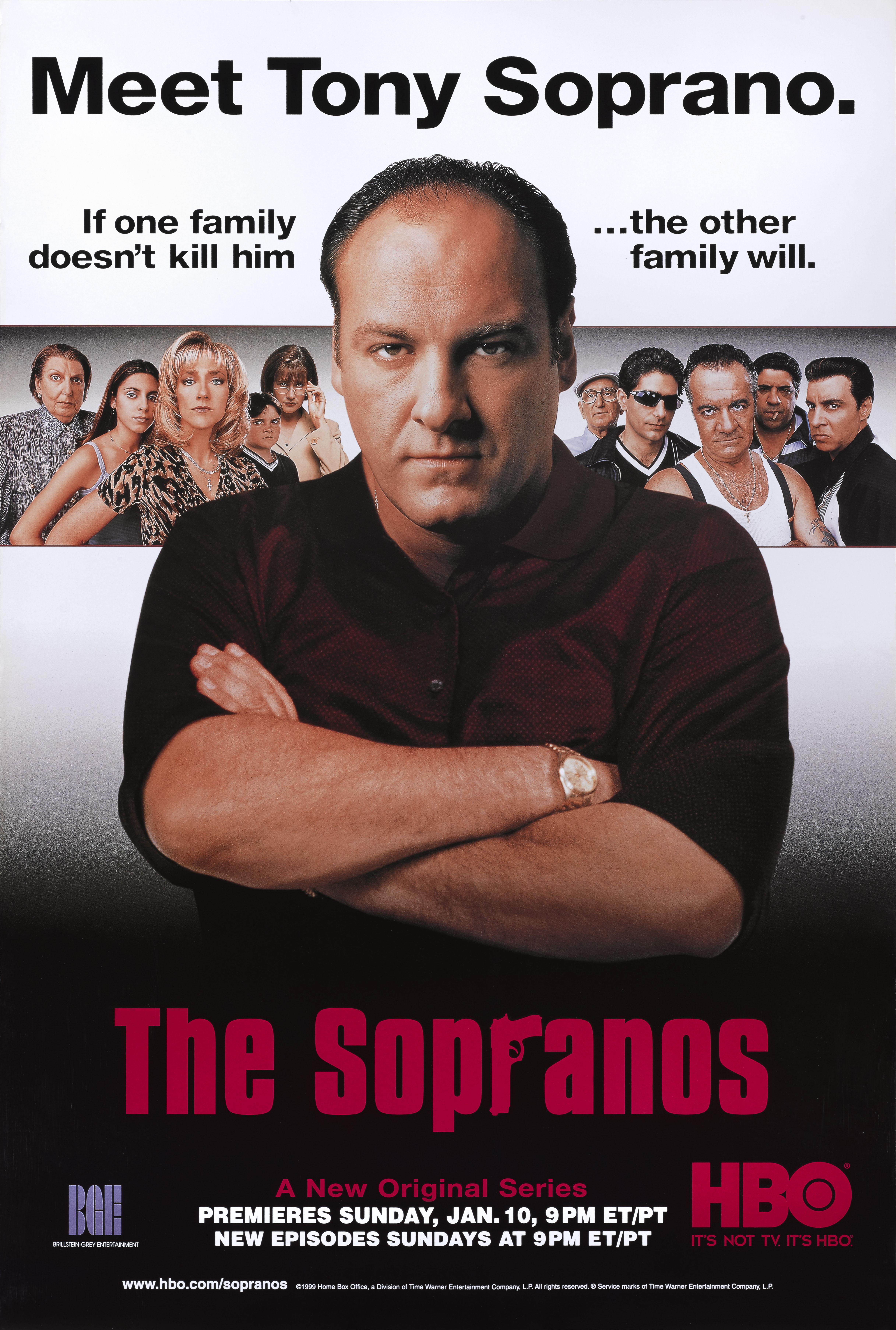 Poster originale degli Stati Uniti per I Soprano.
La serie ha debuttato sulla HBO il 10 gennaio 1999. La serie è andata avanti per 86 episodi fino al 2007.
Il poster è stato utilizzato per pubblicizzare l'arrivo della serie su HBO 
È dispiegato e