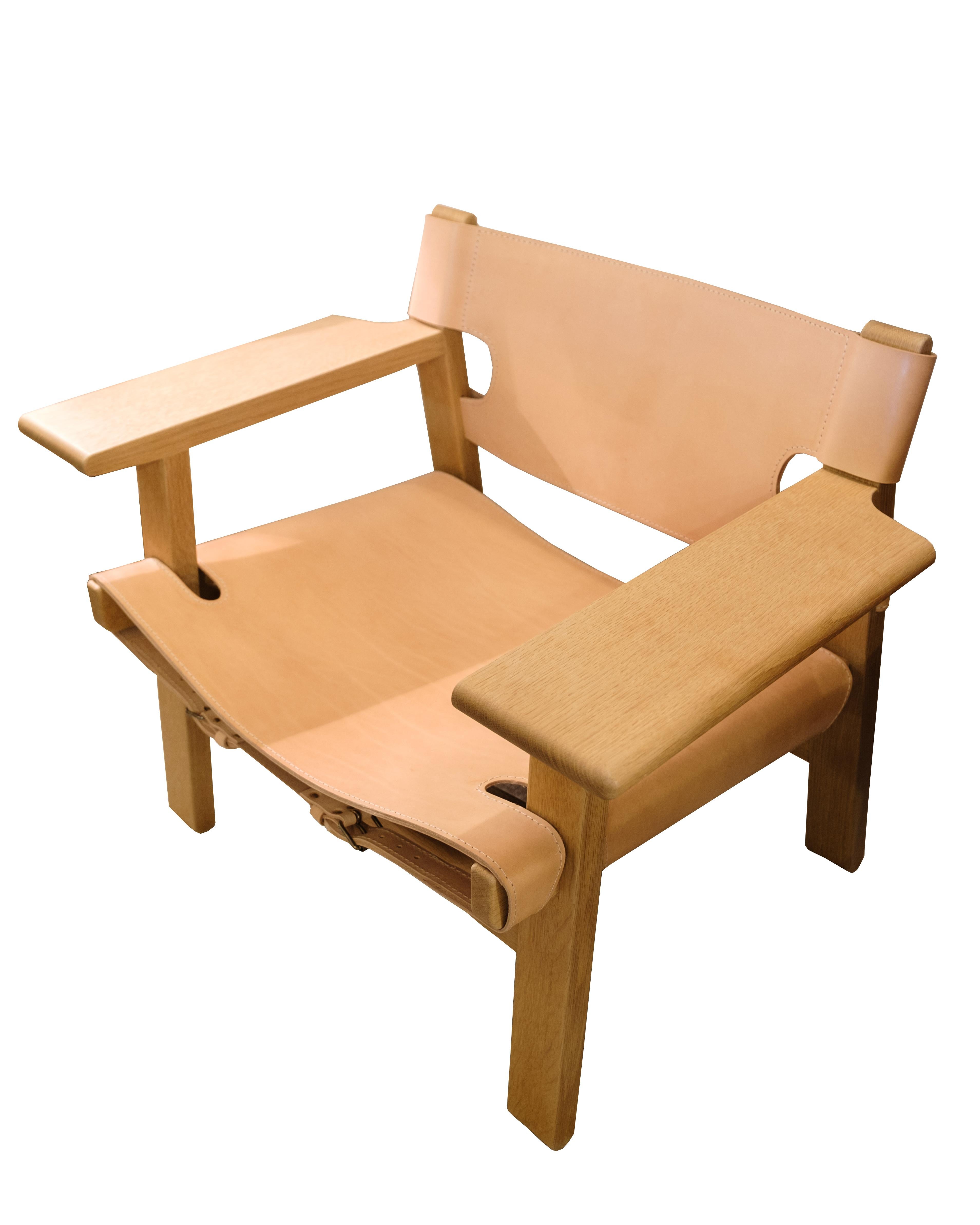 Mid-Century Modern The Spanich Chair Model BM2226 Made In Oak & Paninated Vegetal Natural Leather For Sale