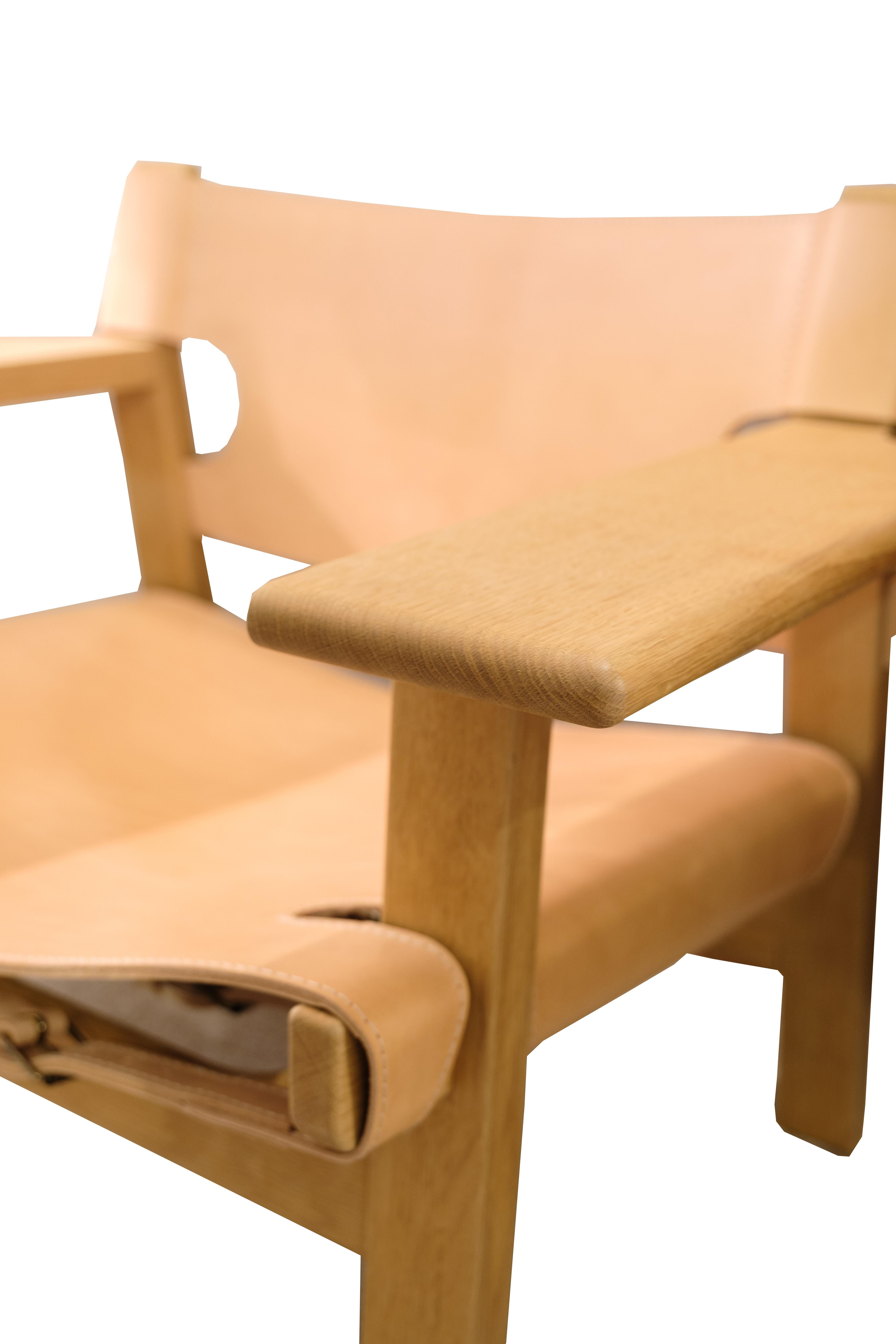 Danish The Spanich Chair Model BM2226 Made In Oak & Paninated Vegetal Natural Leather For Sale