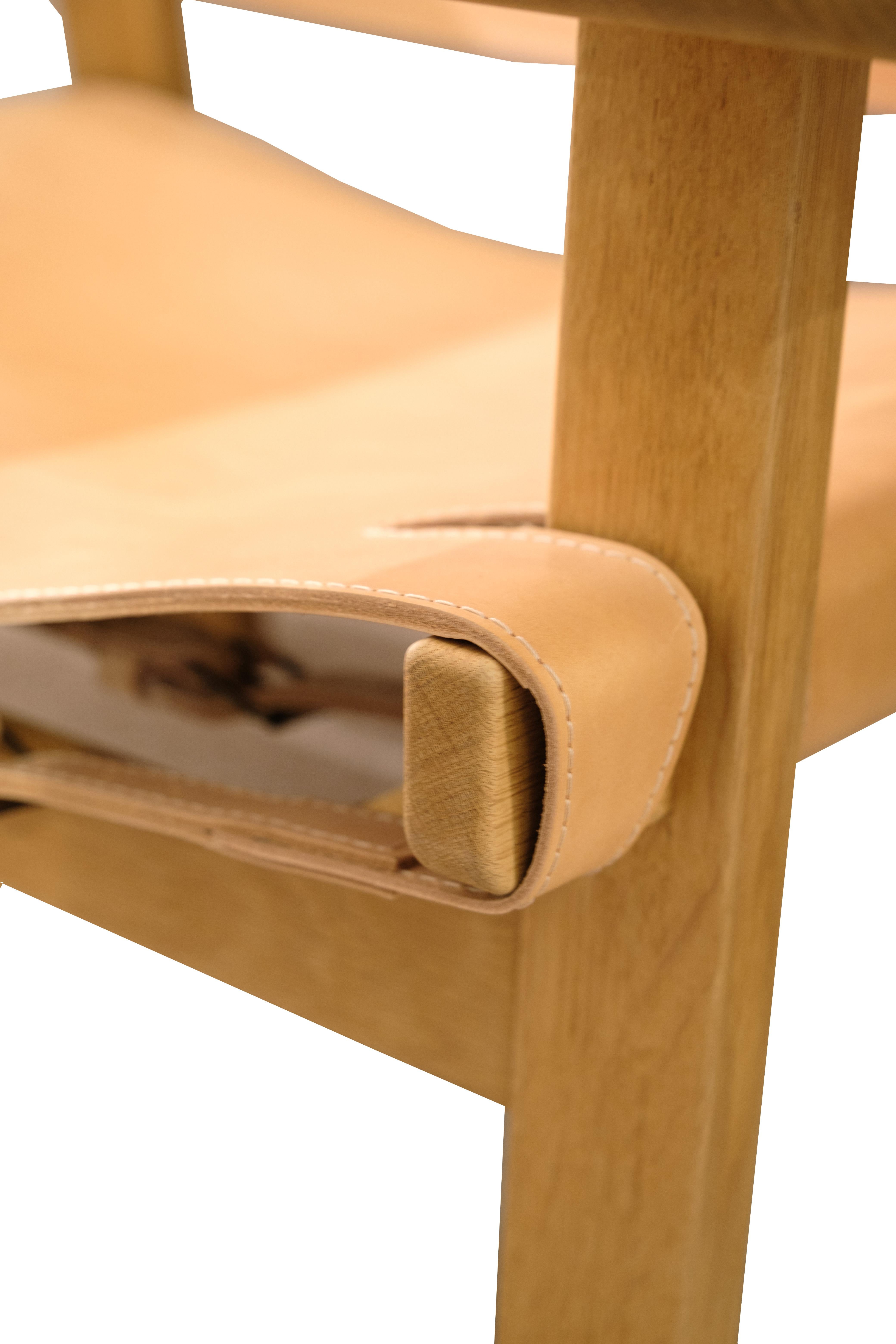 Mid-20th Century The Spanich Chair Model BM2226 Made In Oak & Paninated Vegetal Natural Leather For Sale